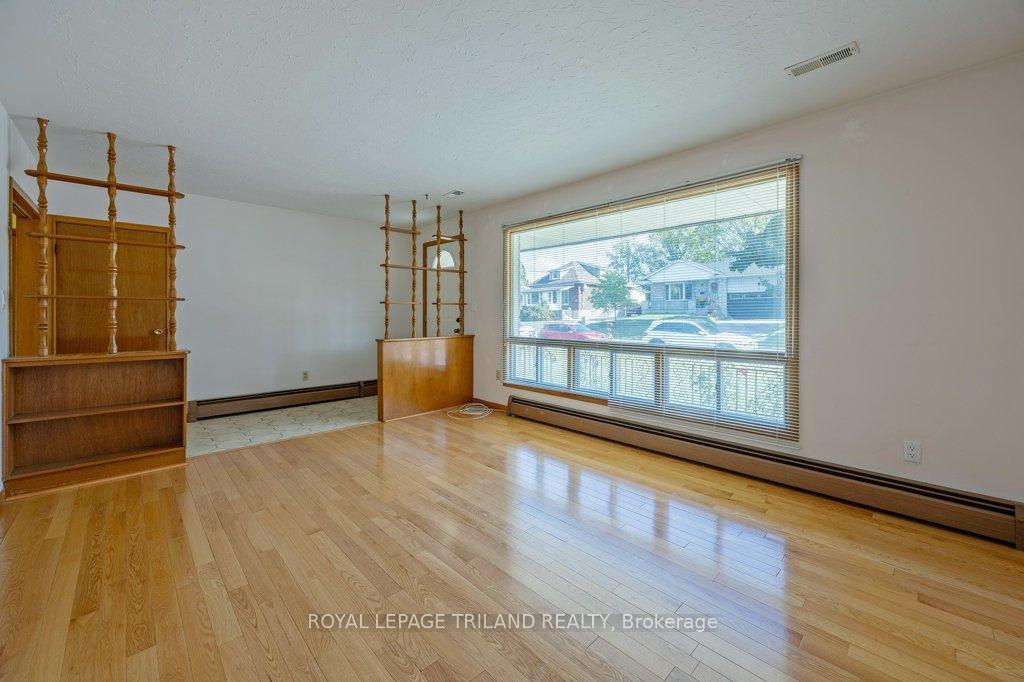 Photo 8 of 66 Park Avenue, St. Thomas — HOMEH