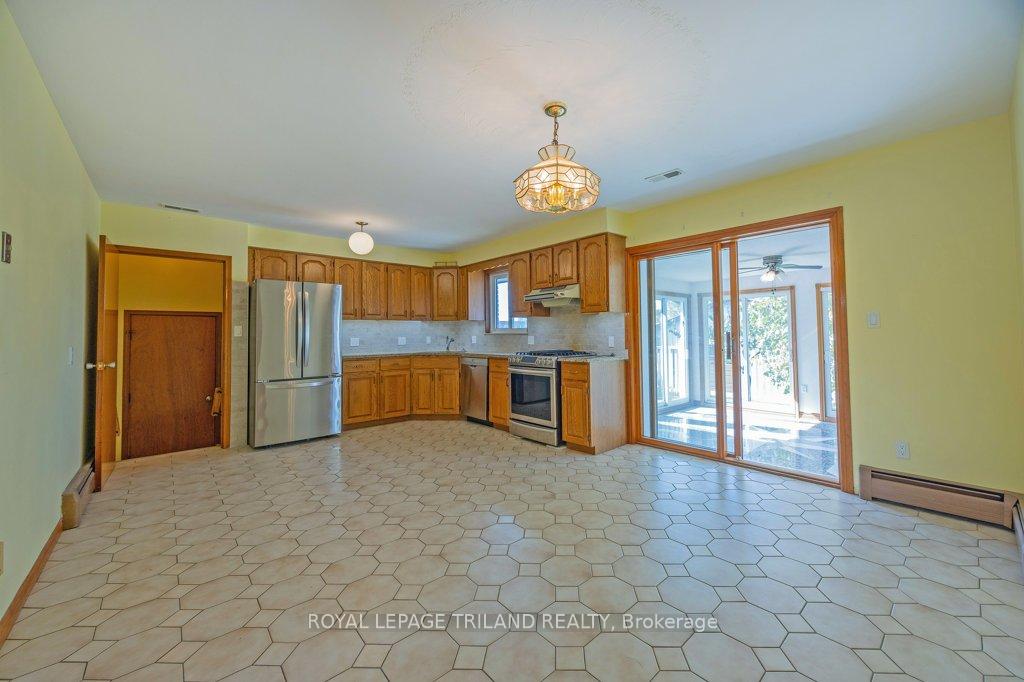Photo 9 of 66 Park Avenue, St. Thomas — HOMEH