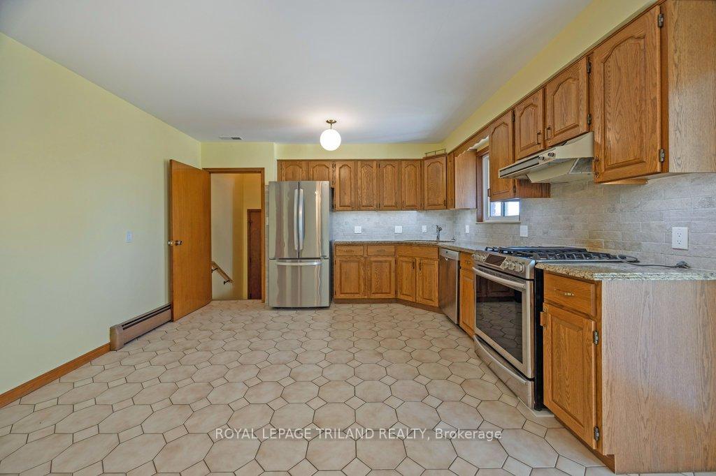Photo 11 of 66 Park Avenue, St. Thomas — HOMEH