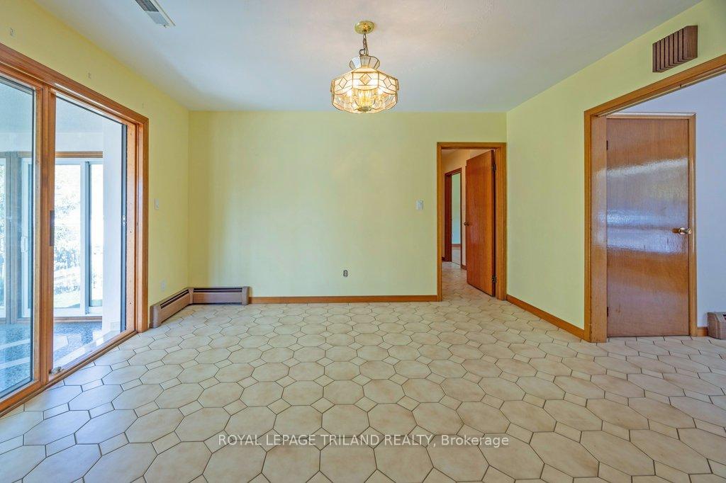 Photo 12 of 66 Park Avenue, St. Thomas — HOMEH