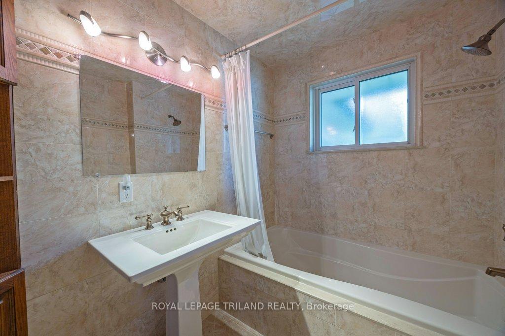 Photo 22 of 66 Park Avenue, St. Thomas — HOMEH