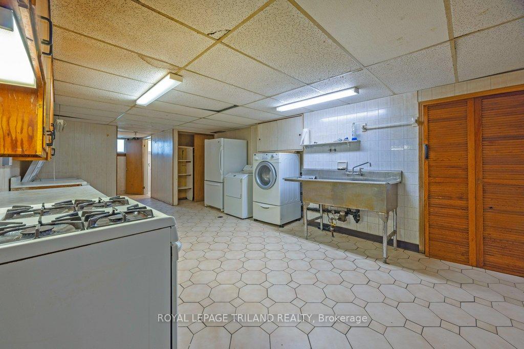 Photo 28 of 66 Park Avenue, St. Thomas — HOMEH
