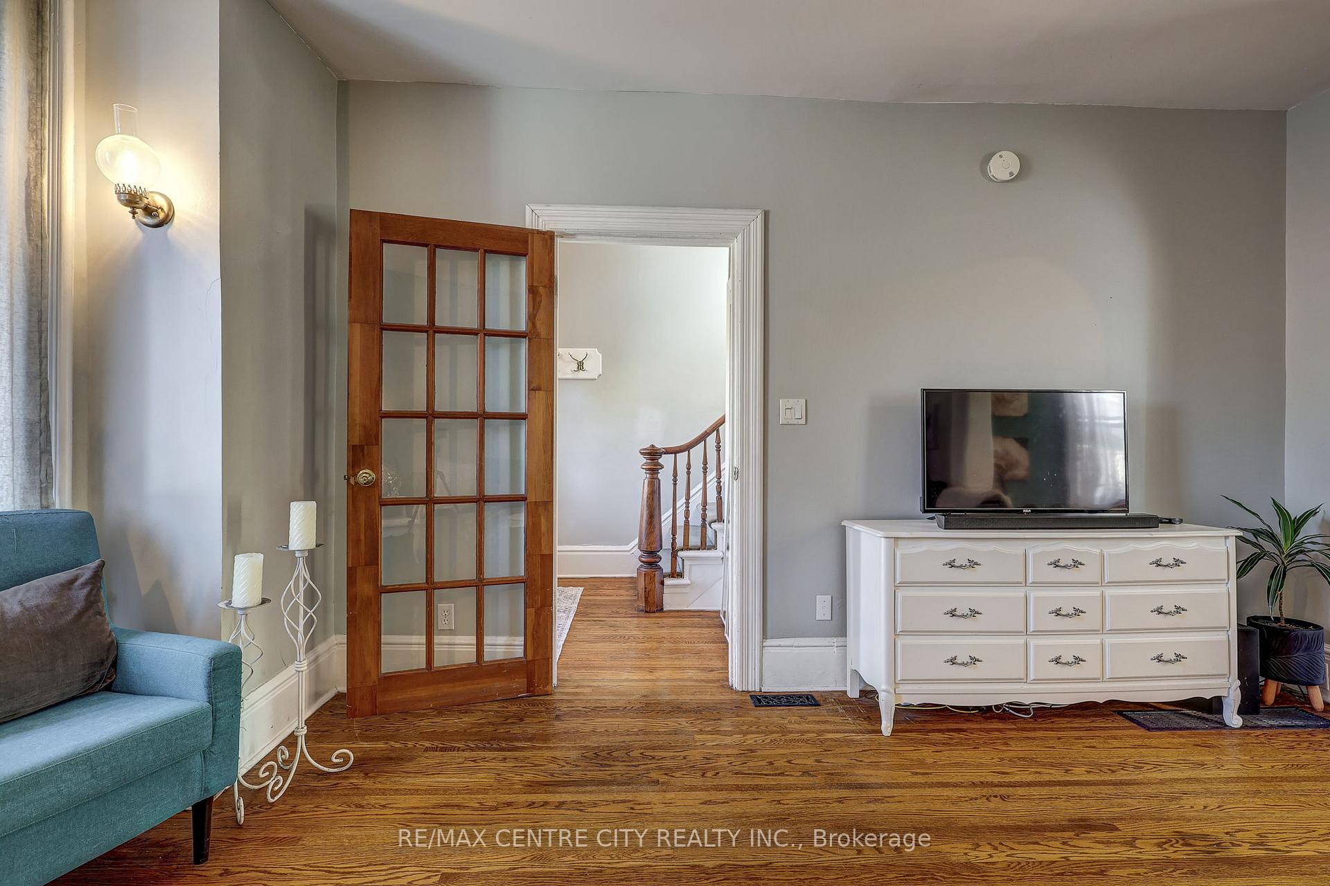 Photo 6 of 134 Wellington Street, St. Thomas — HOMEH