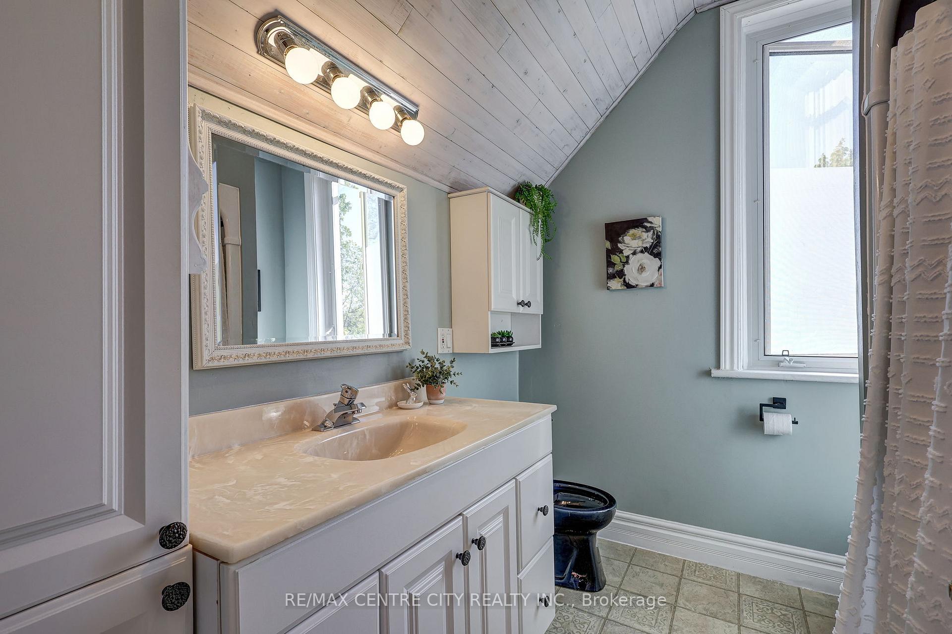 Photo 35 of 134 Wellington Street, St. Thomas — HOMEH
