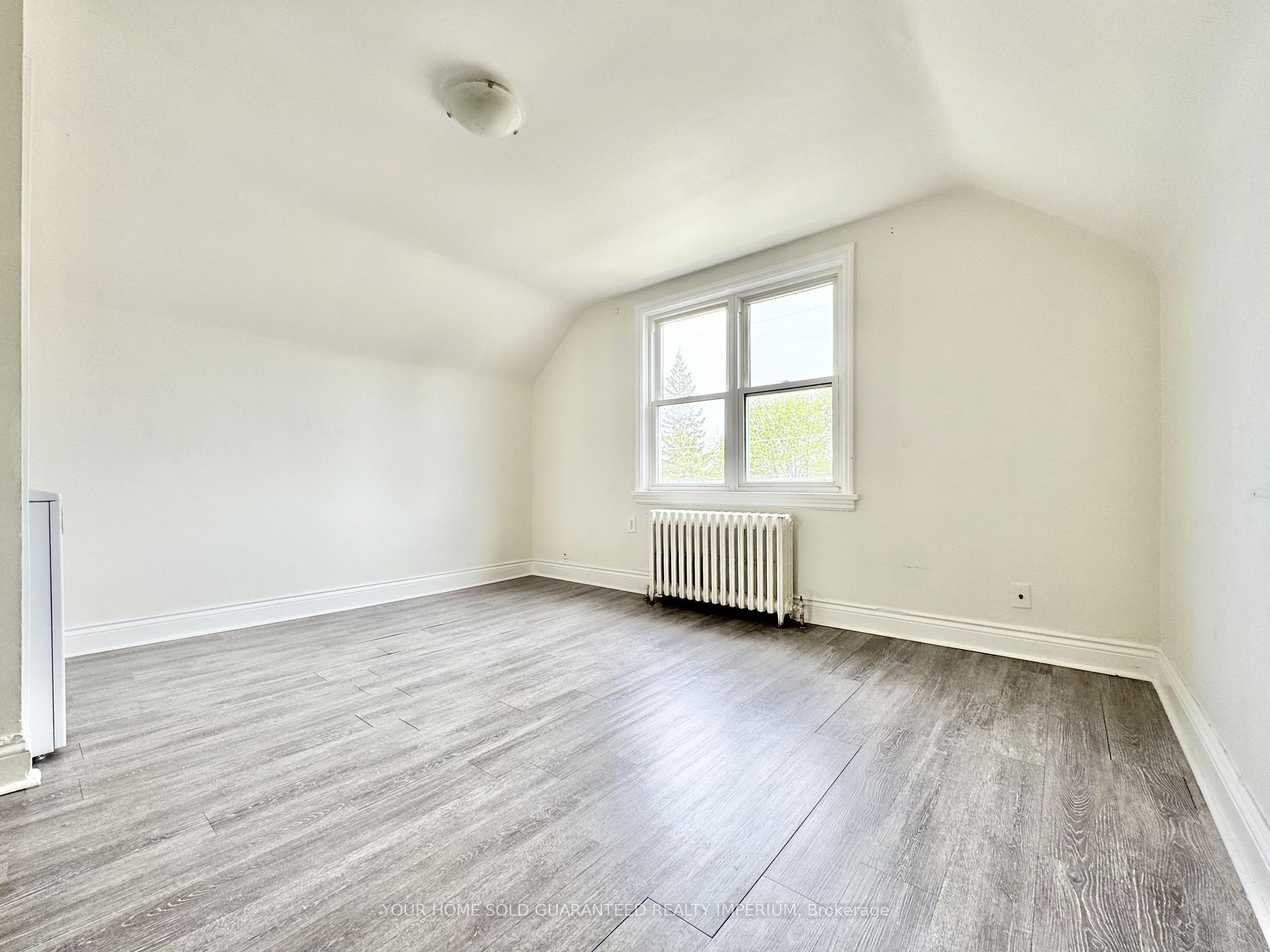 Photo 4 of Unit 4, 23 Augusta Avenue, St. Catharines, Facer — HOMEH