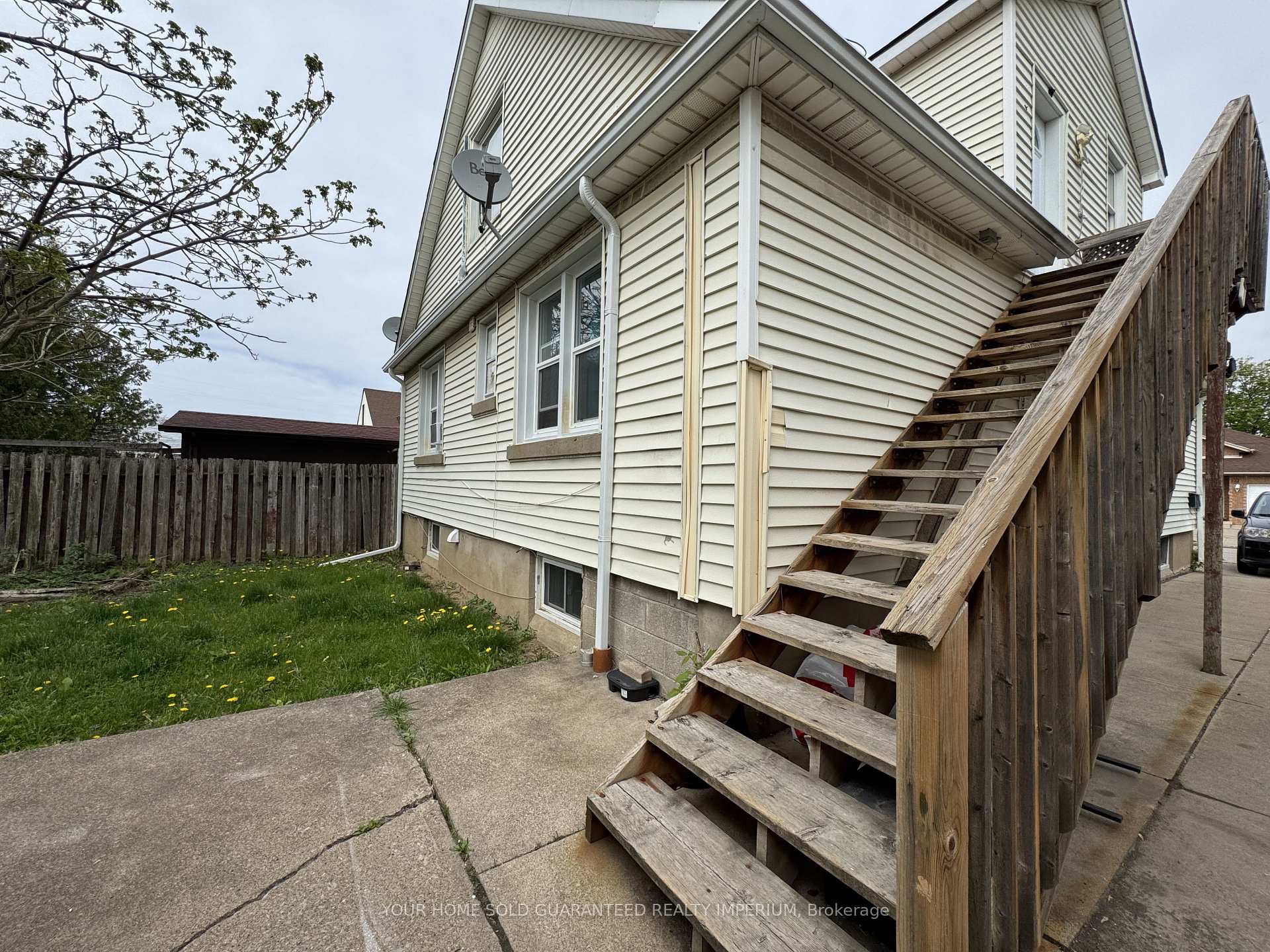 Photo 10 of Unit 4, 23 Augusta Avenue, St. Catharines, Facer — HOMEH