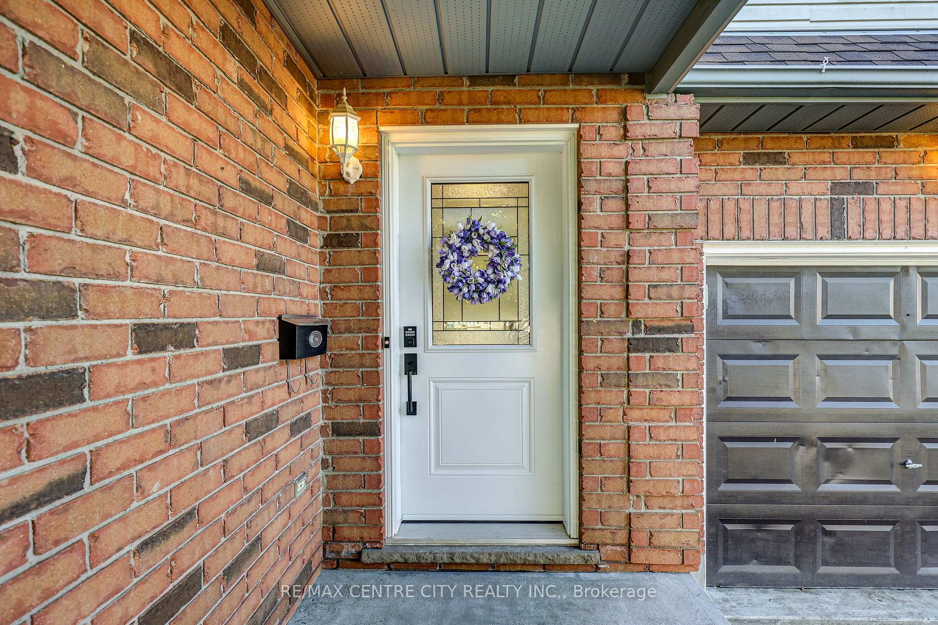 Photo 6 of 19 Lyford Court, St. Thomas — HOMEH