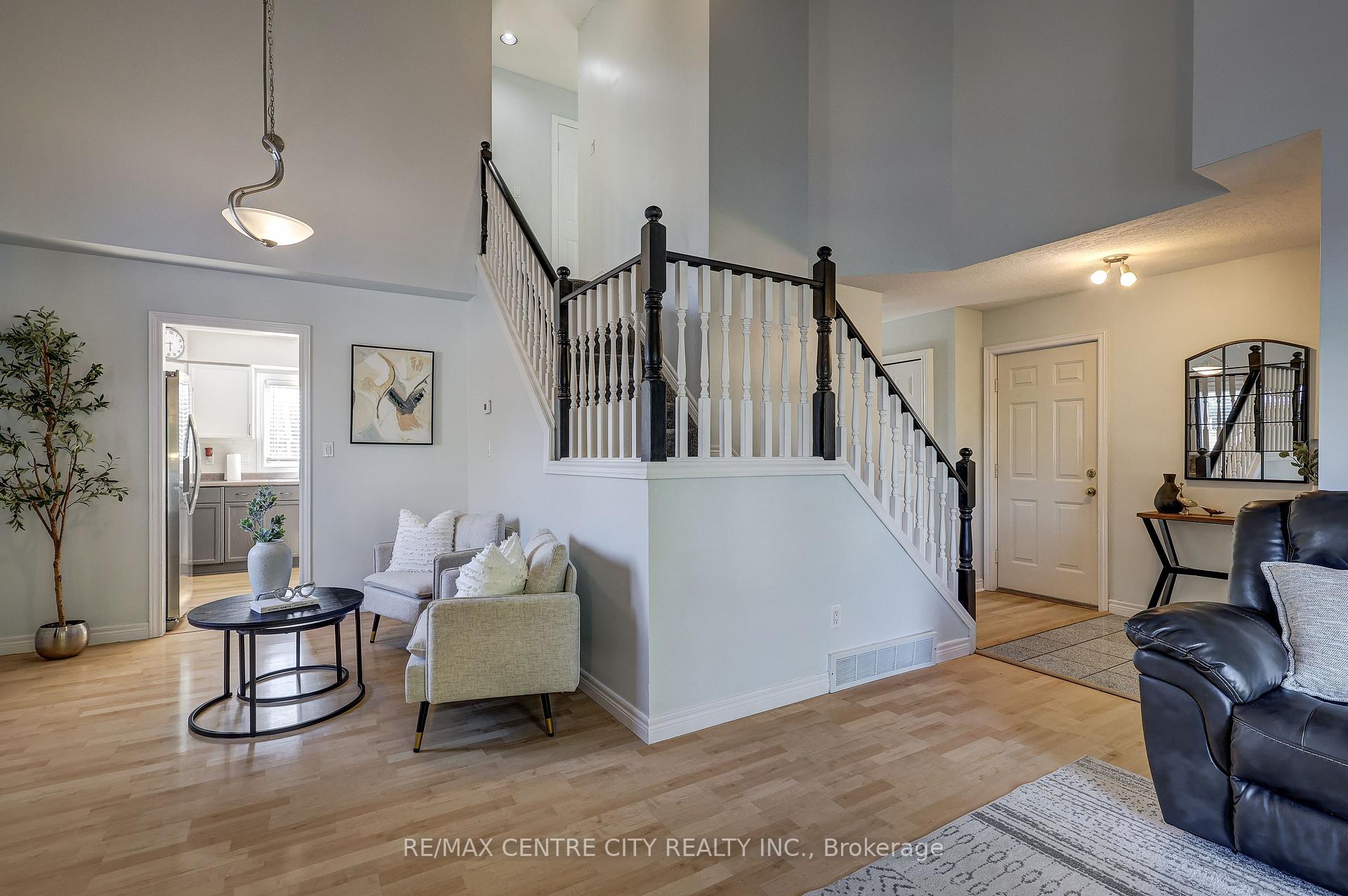 Photo 9 of 19 Lyford Court, St. Thomas — HOMEH