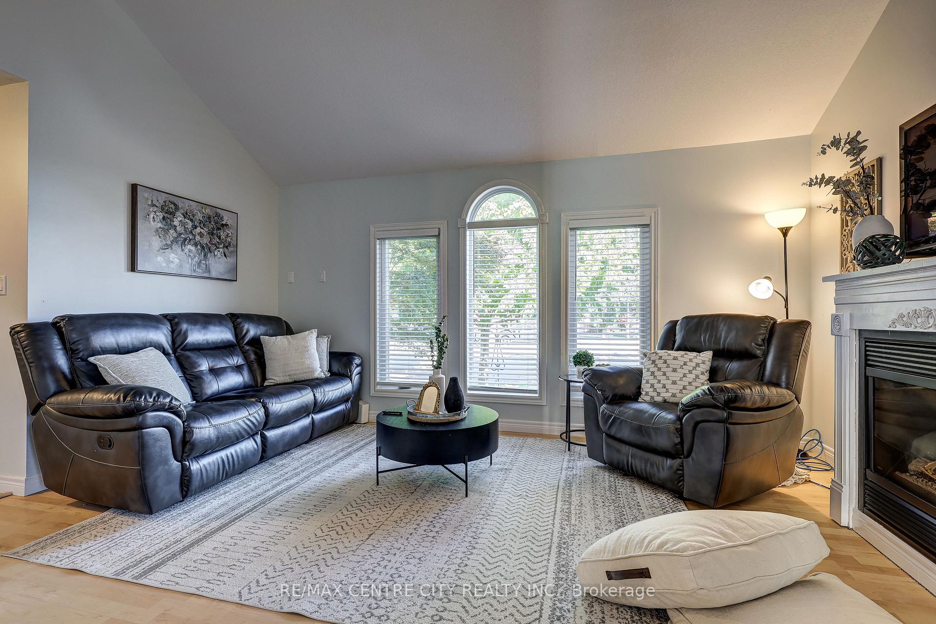 Photo 14 of 19 Lyford Court, St. Thomas — HOMEH