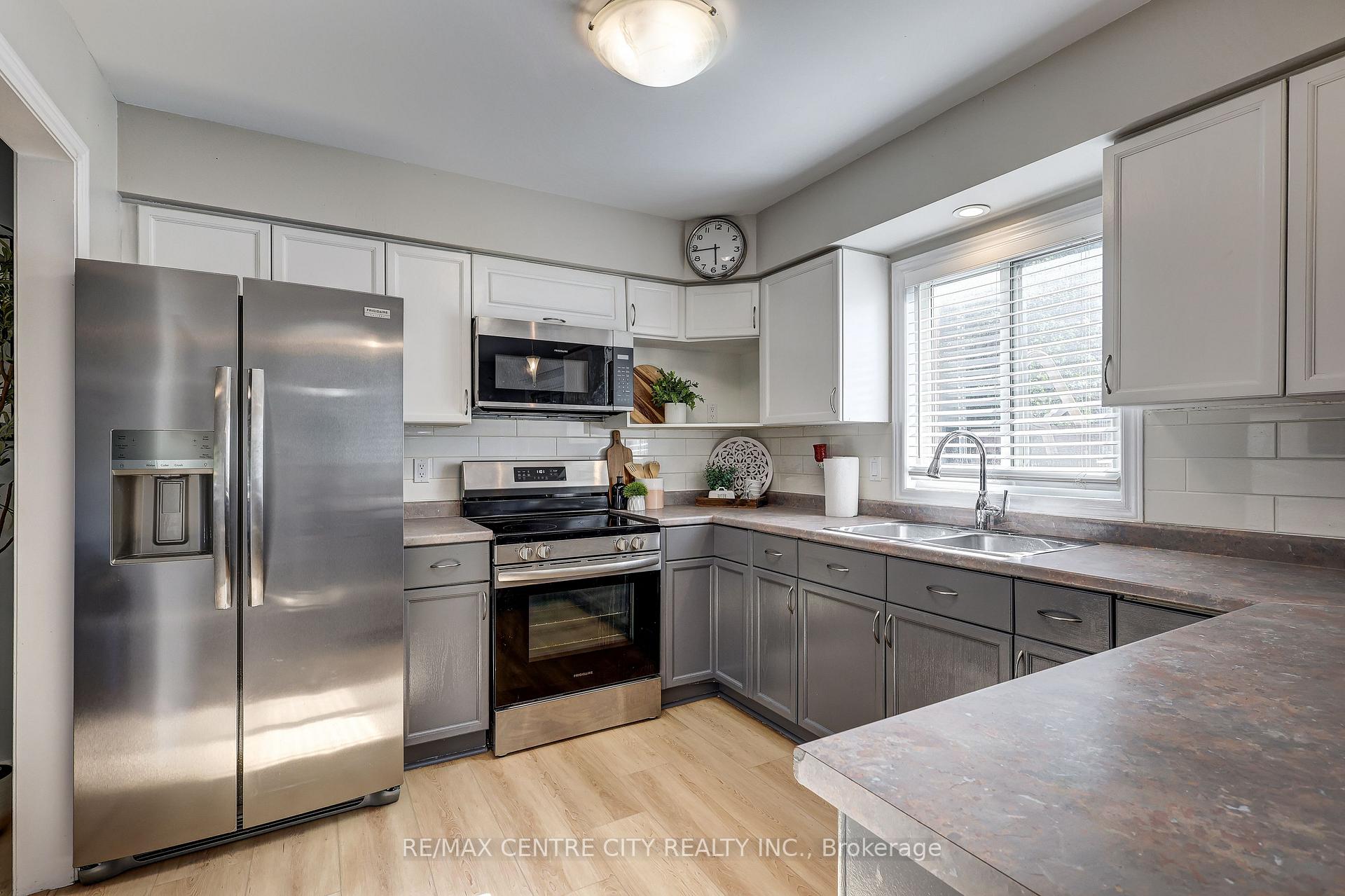Photo 21 of 19 Lyford Court, St. Thomas — HOMEH