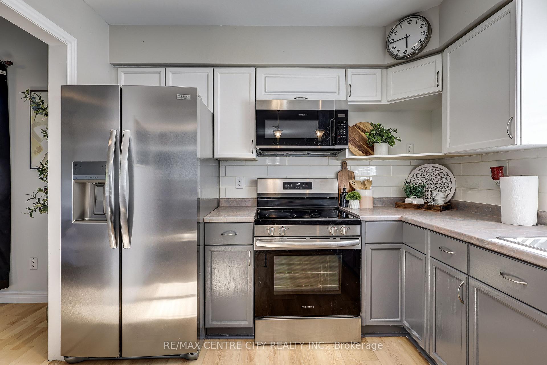 Photo 22 of 19 Lyford Court, St. Thomas — HOMEH