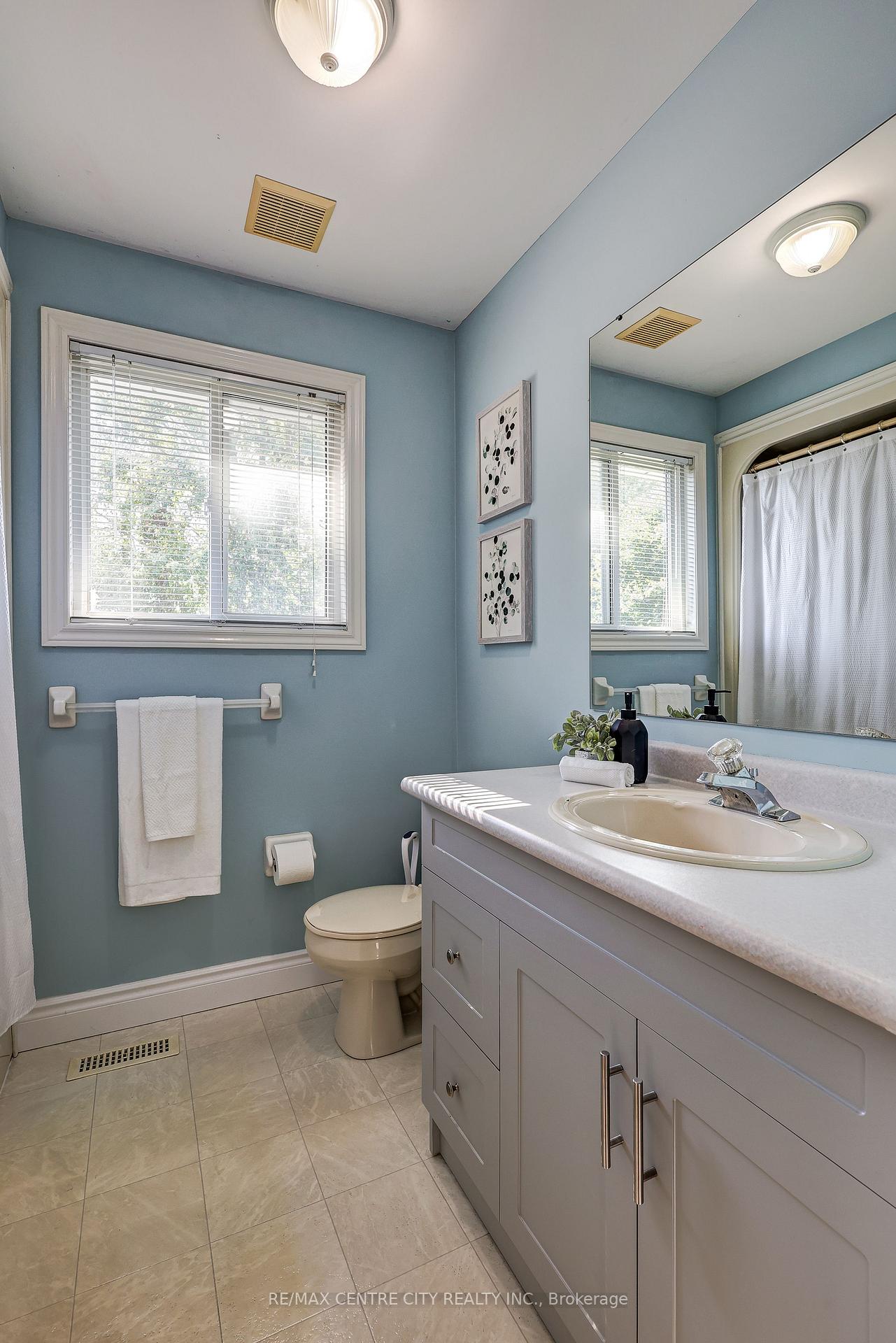 Photo 28 of 19 Lyford Court, St. Thomas — HOMEH