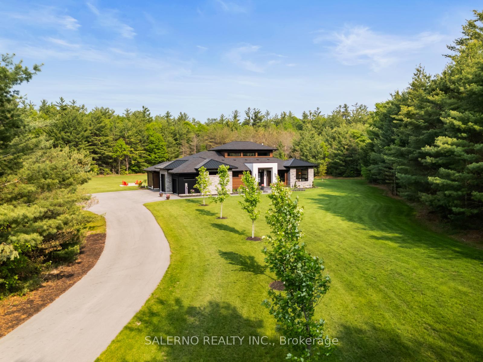 Photo 2 of 38 Marni Lane, Springwater, Phelpston — HOMEH