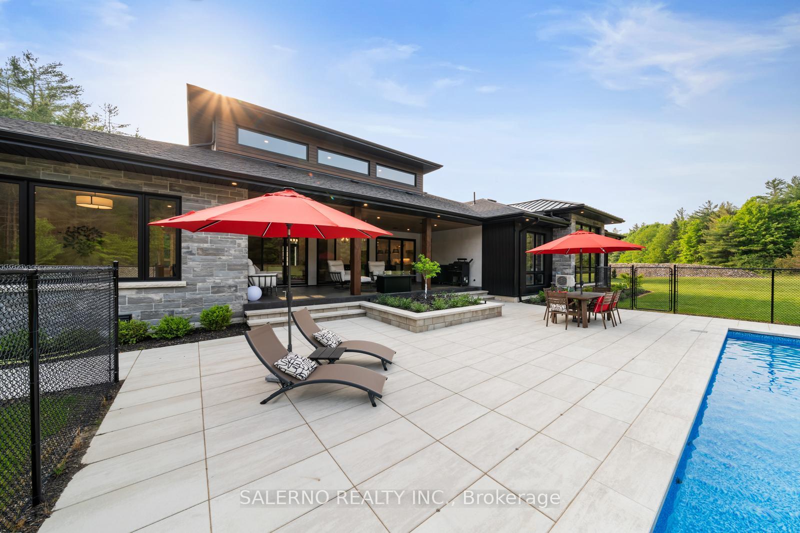 Photo 33 of 38 Marni Lane, Springwater, Phelpston — HOMEH
