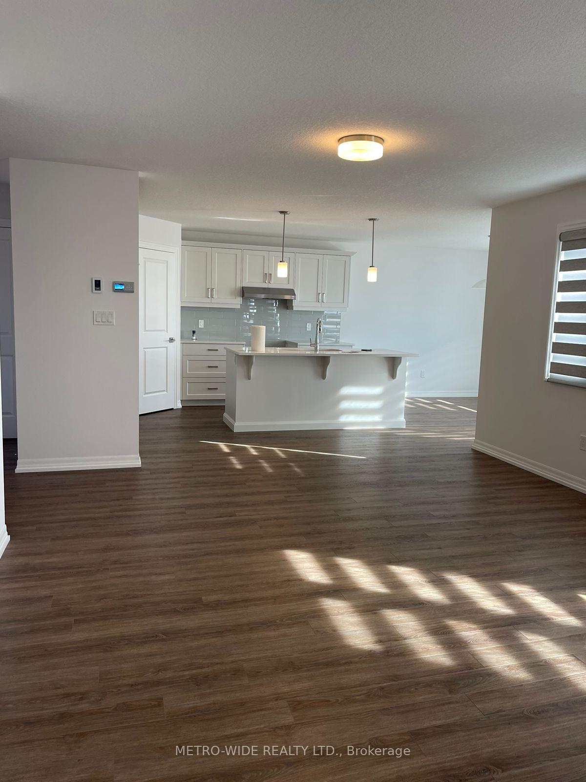 Photo 6 of 70 Silverleaf Path E, St. Thomas — HOMEH