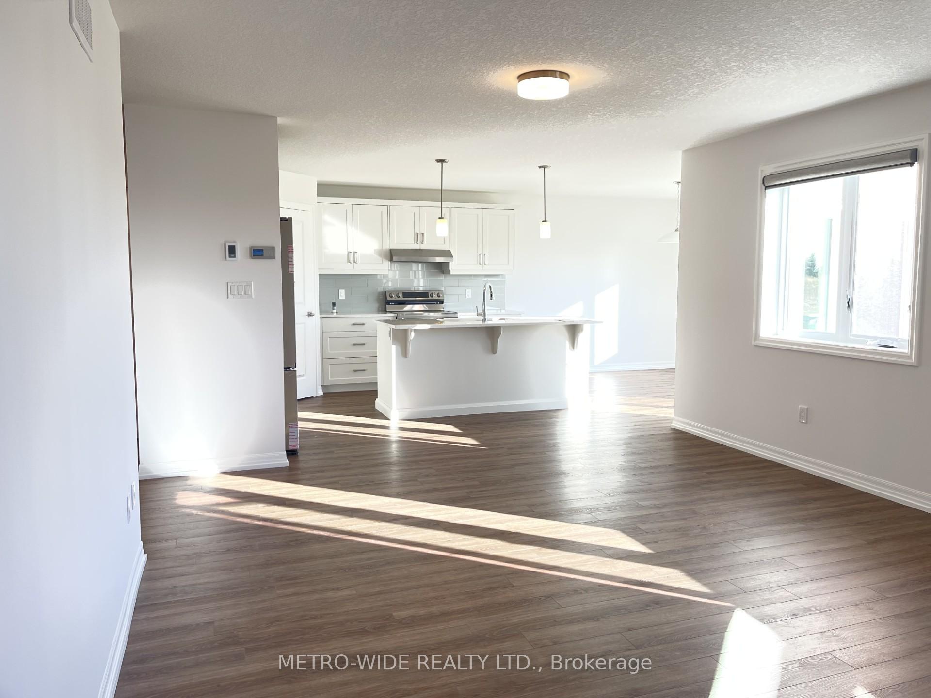 Photo 9 of 70 Silverleaf Path E, St. Thomas — HOMEH