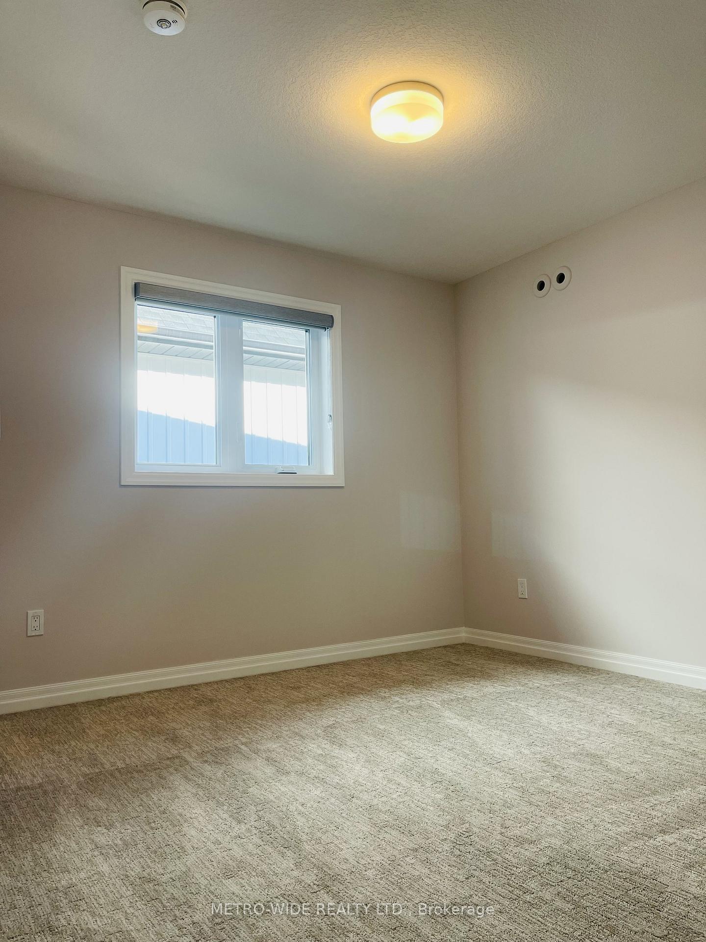 Photo 17 of 70 Silverleaf Path E, St. Thomas — HOMEH