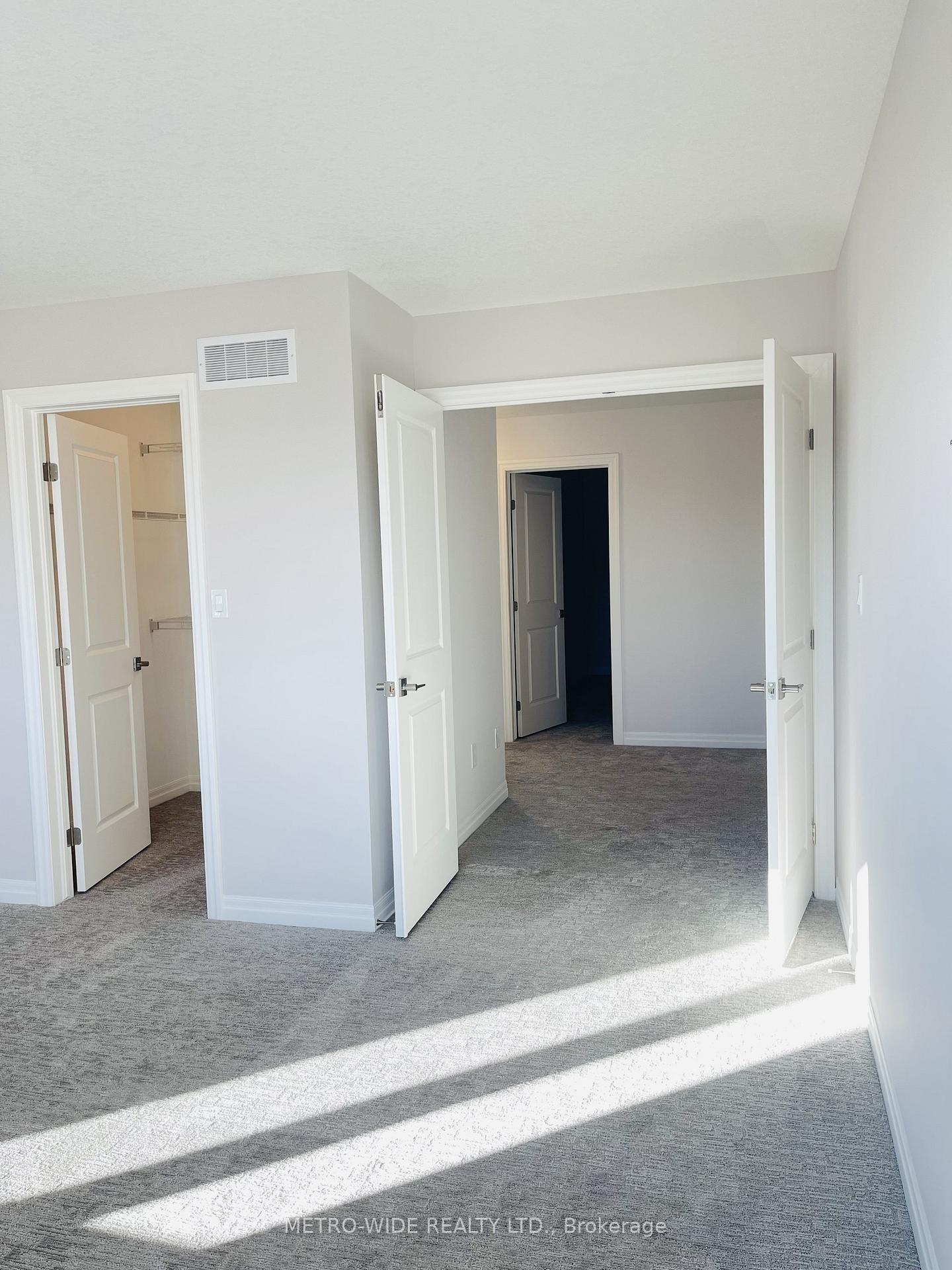 Photo 18 of 70 Silverleaf Path E, St. Thomas — HOMEH
