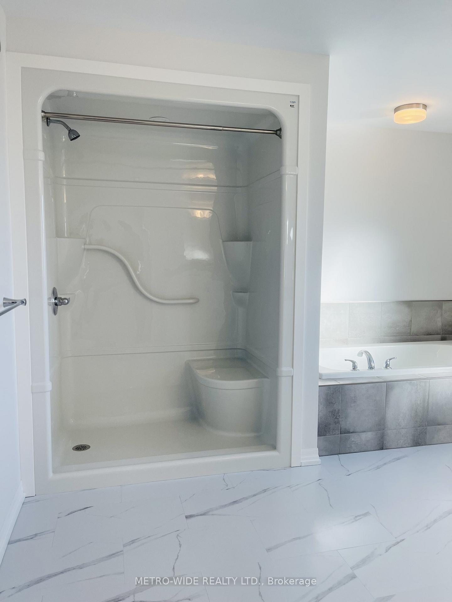Photo 19 of 70 Silverleaf Path E, St. Thomas — HOMEH