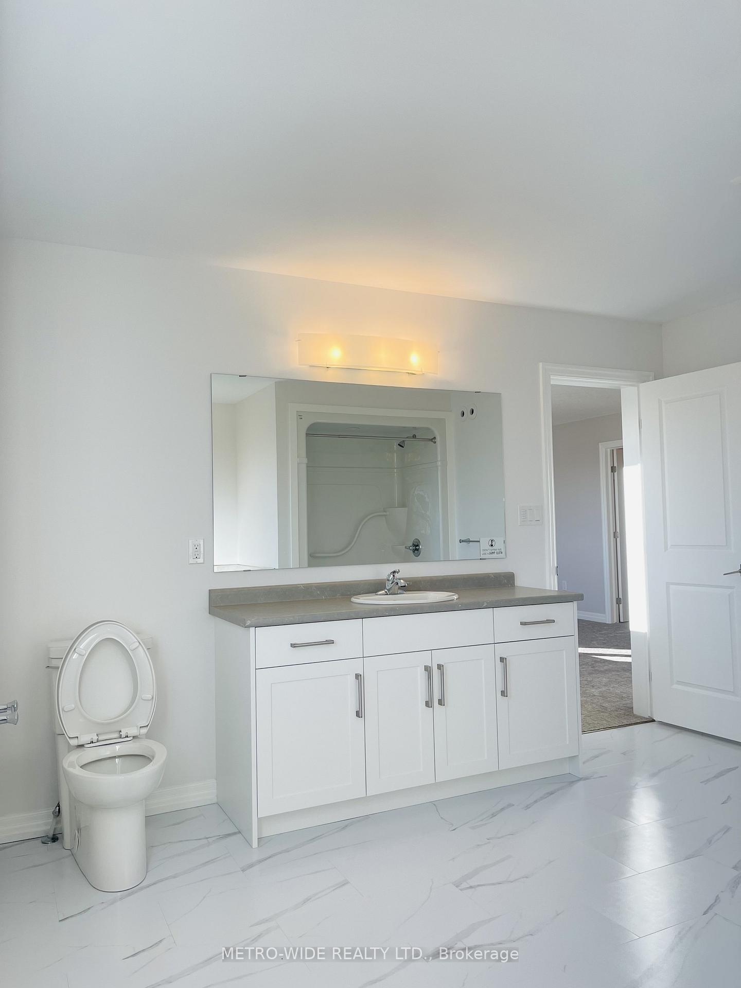 Photo 20 of 70 Silverleaf Path E, St. Thomas — HOMEH