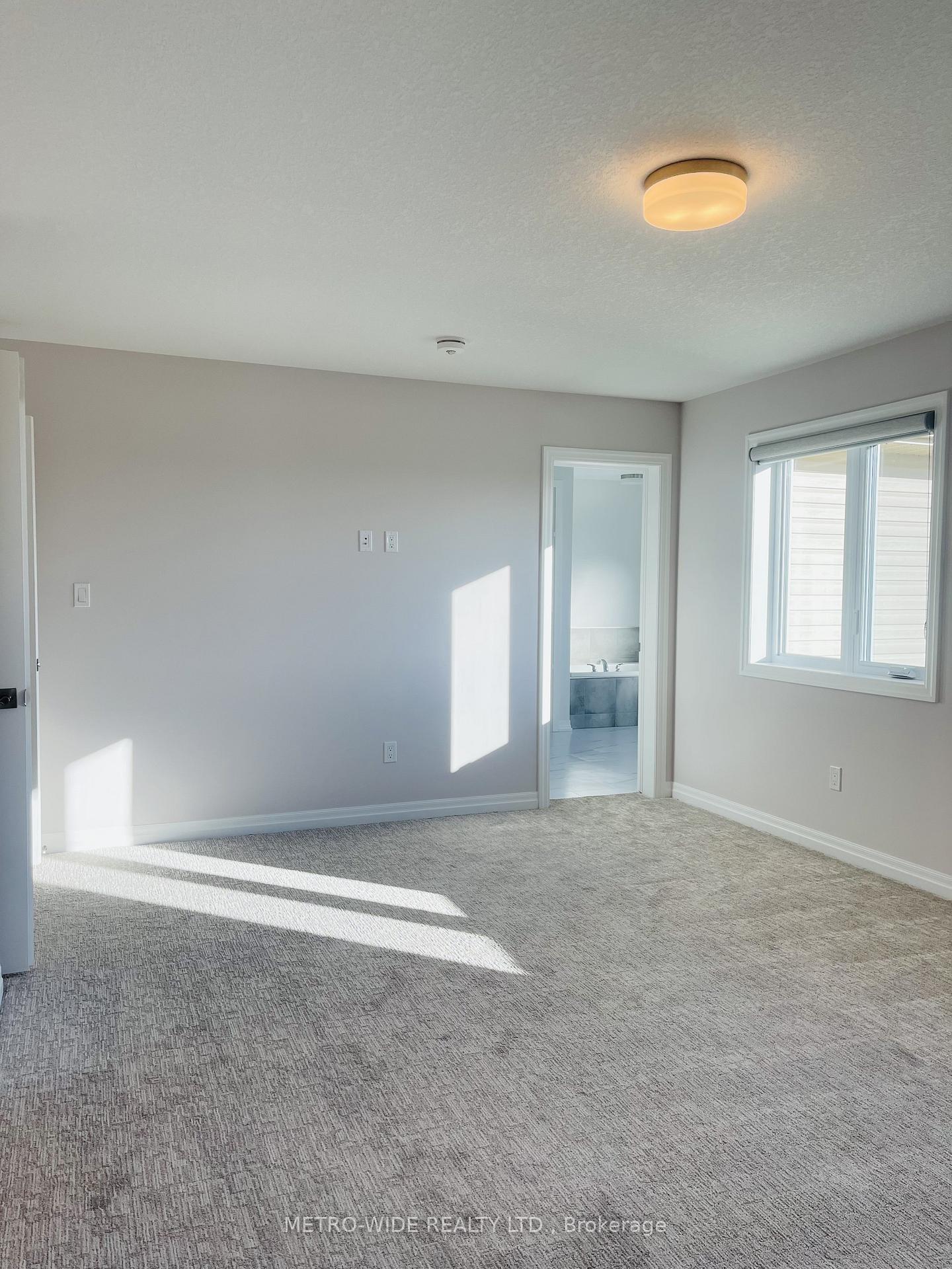 Photo 21 of 70 Silverleaf Path E, St. Thomas — HOMEH