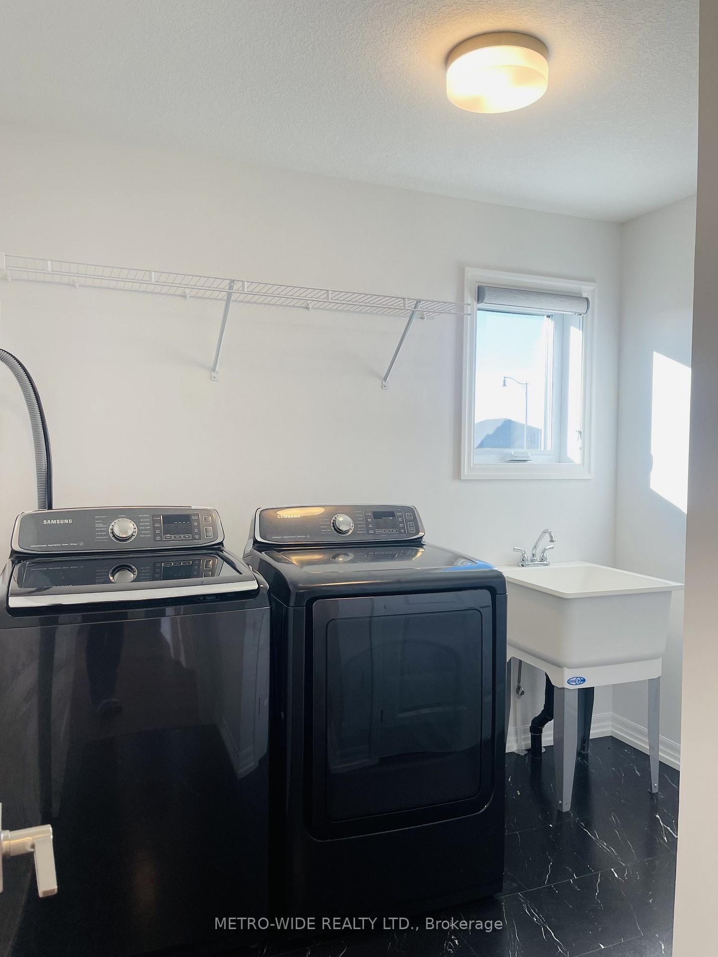 Photo 23 of 70 Silverleaf Path E, St. Thomas — HOMEH