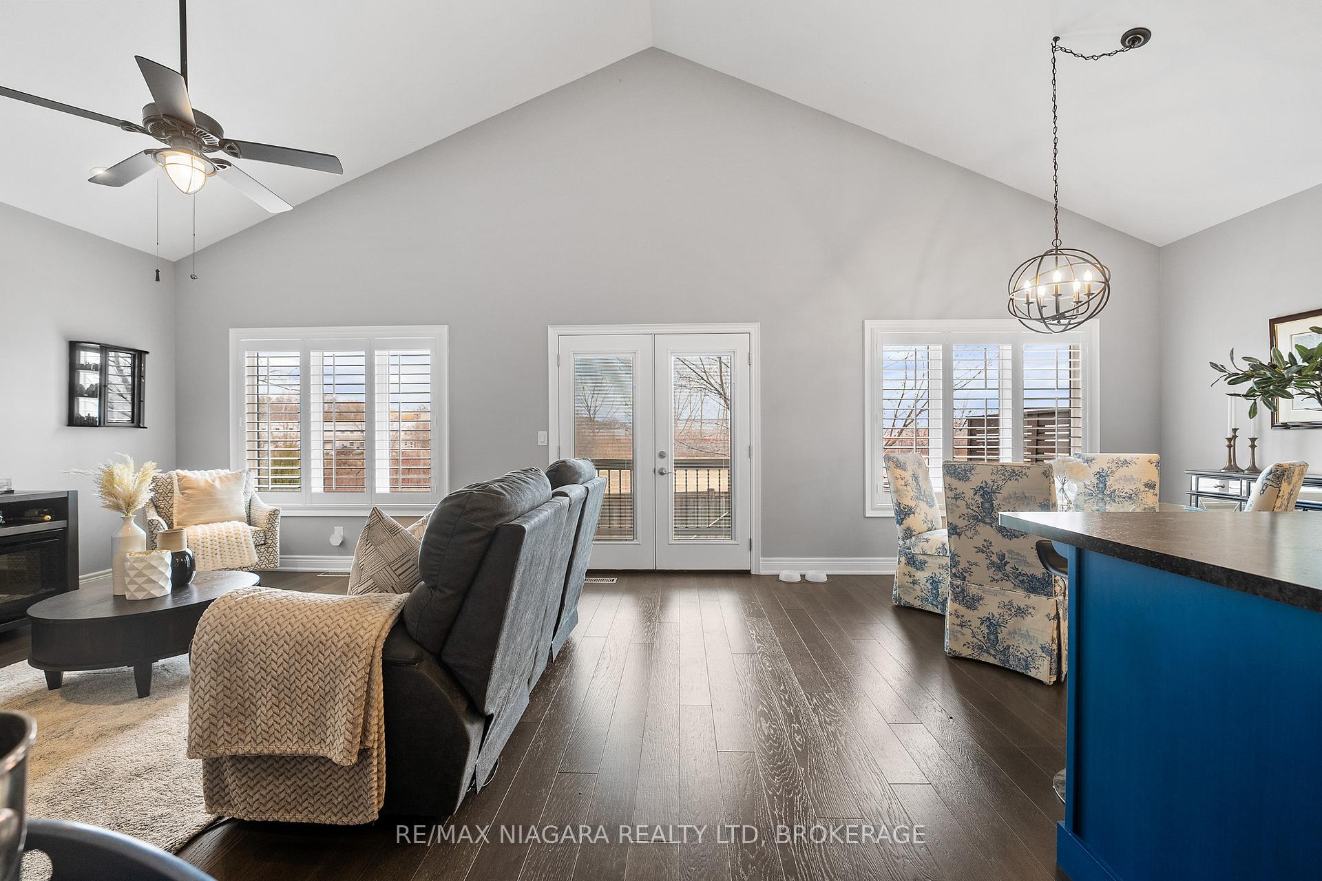 Photo 6 of 86 Parkside Drive, St. Catharines, Port Weller — HOMEH