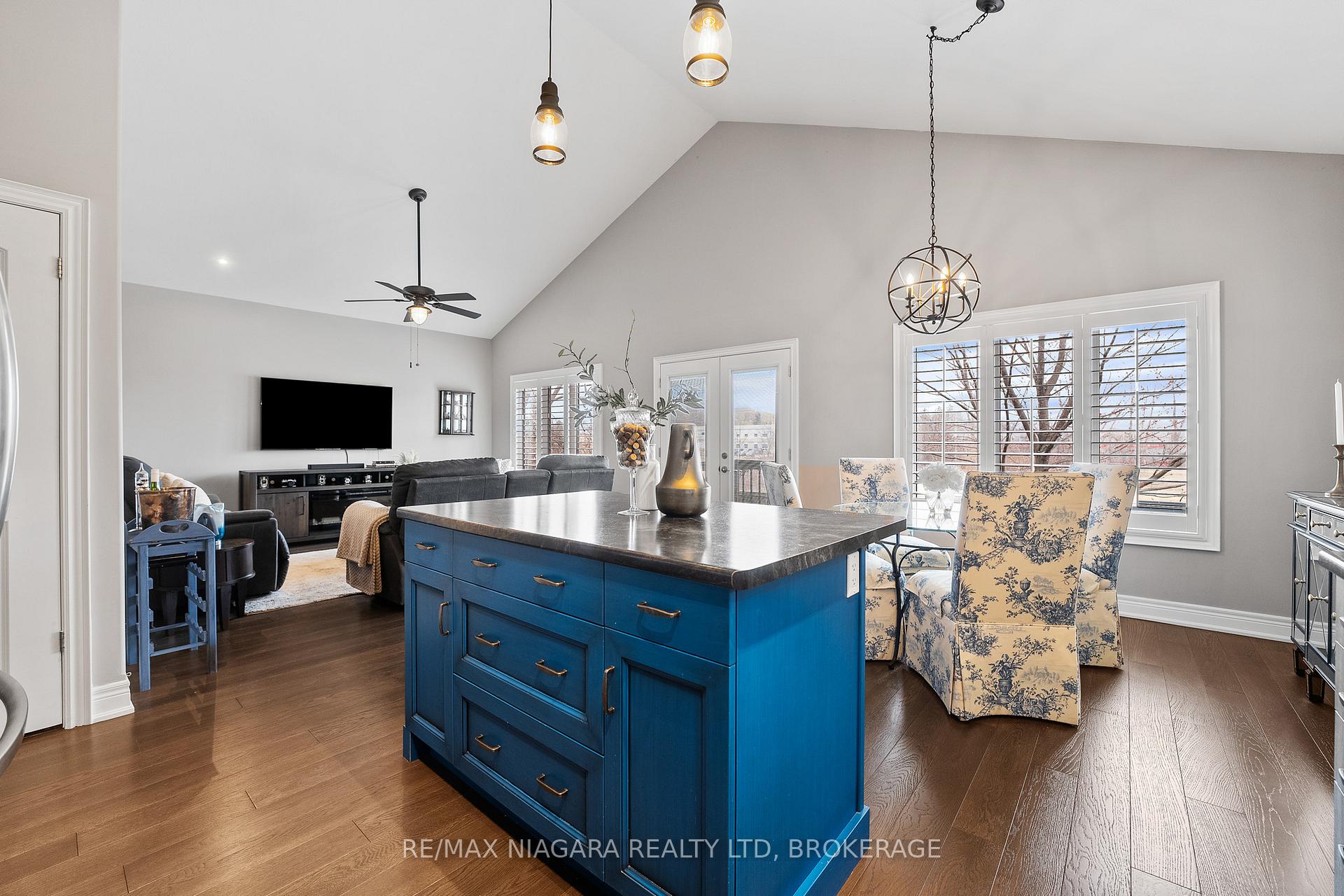 Photo 7 of 86 Parkside Drive, St. Catharines, Port Weller — HOMEH