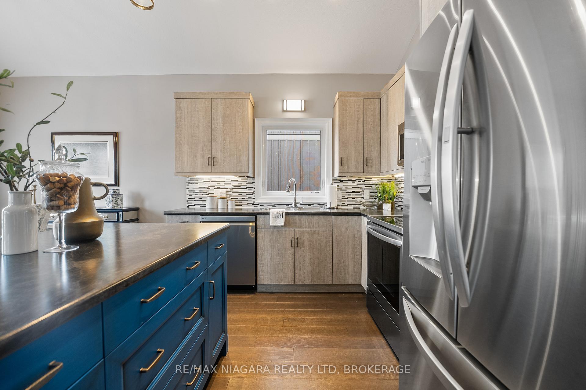 Photo 9 of 86 Parkside Drive, St. Catharines, Port Weller — HOMEH
