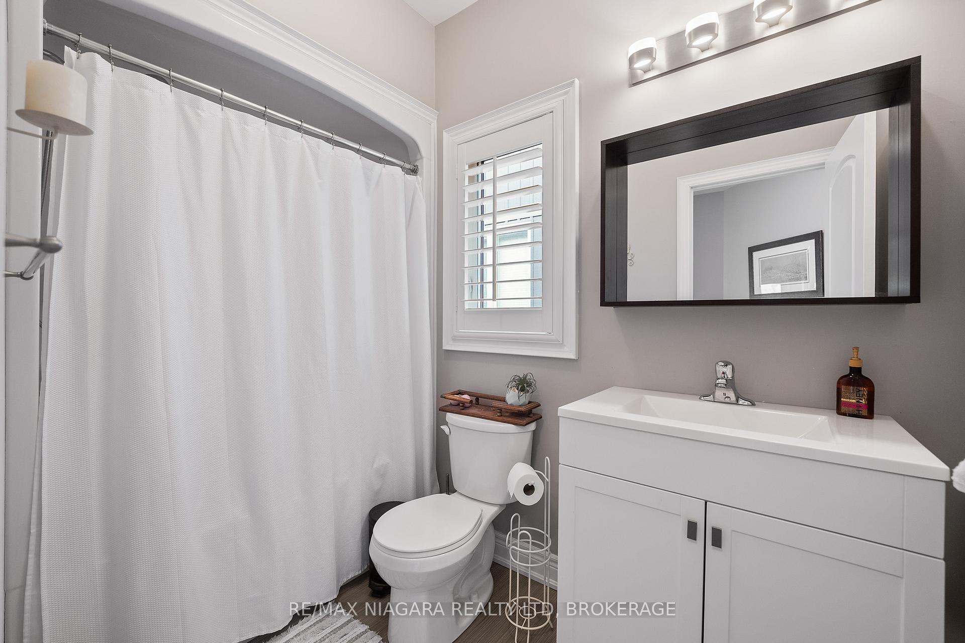 Photo 20 of 86 Parkside Drive, St. Catharines, Port Weller — HOMEH