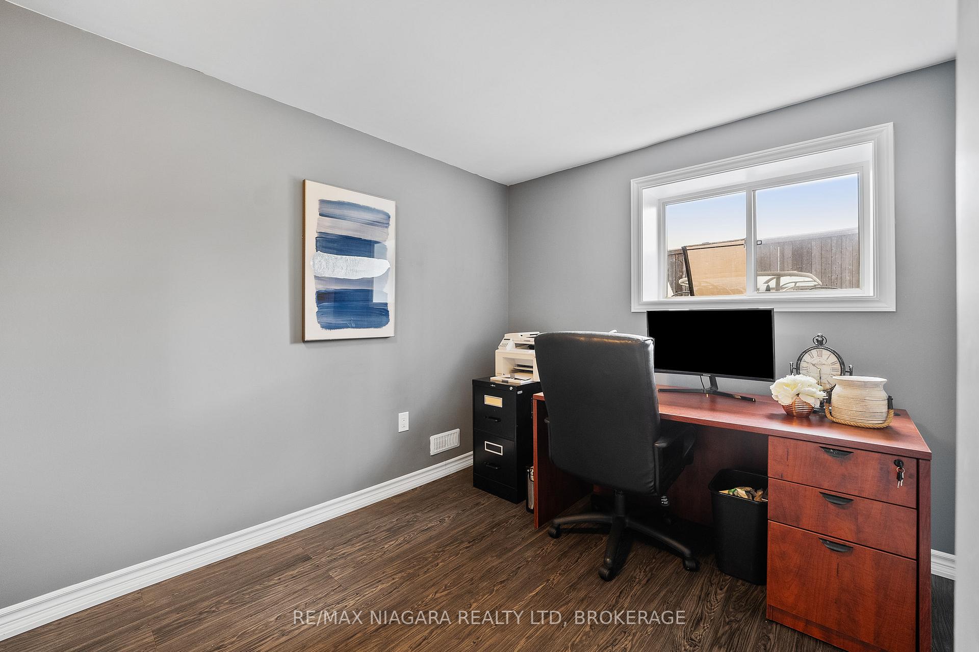 Photo 25 of 86 Parkside Drive, St. Catharines, Port Weller — HOMEH