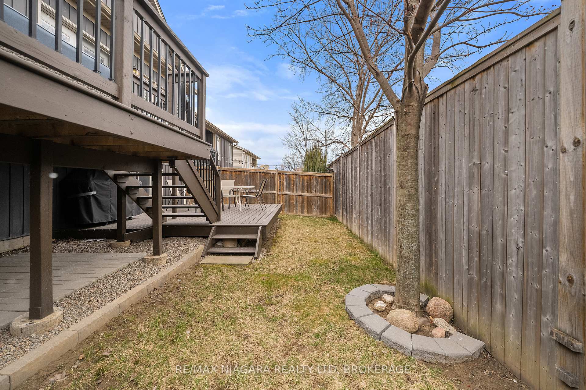 Photo 33 of 86 Parkside Drive, St. Catharines, Port Weller — HOMEH