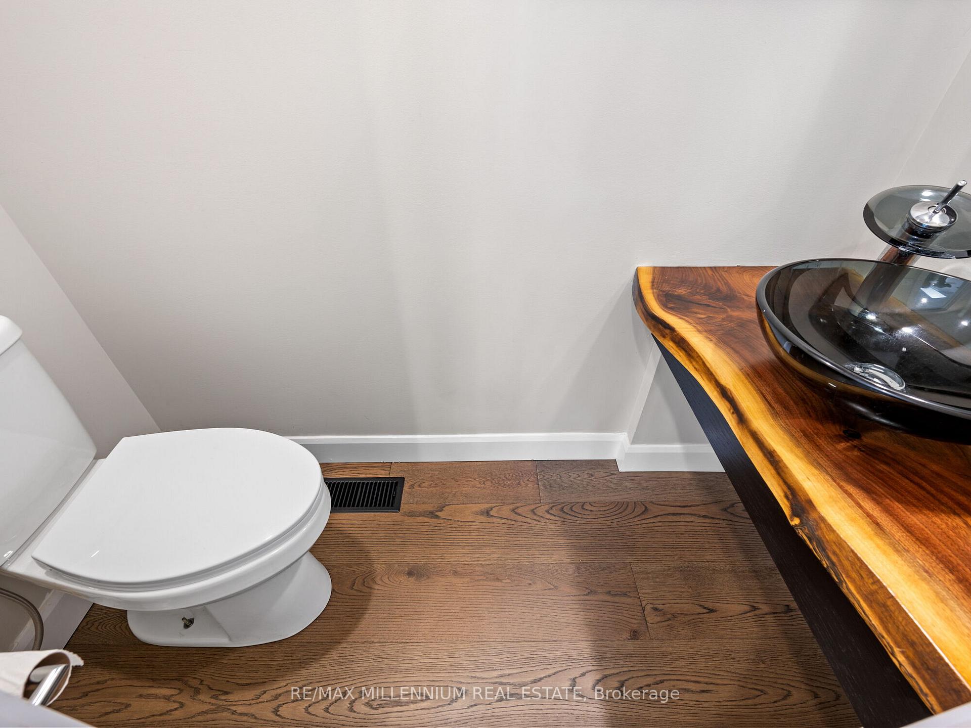 Photo 19 of 1030 Sunnidale Road, Springwater, Rural Springwater — HOMEH