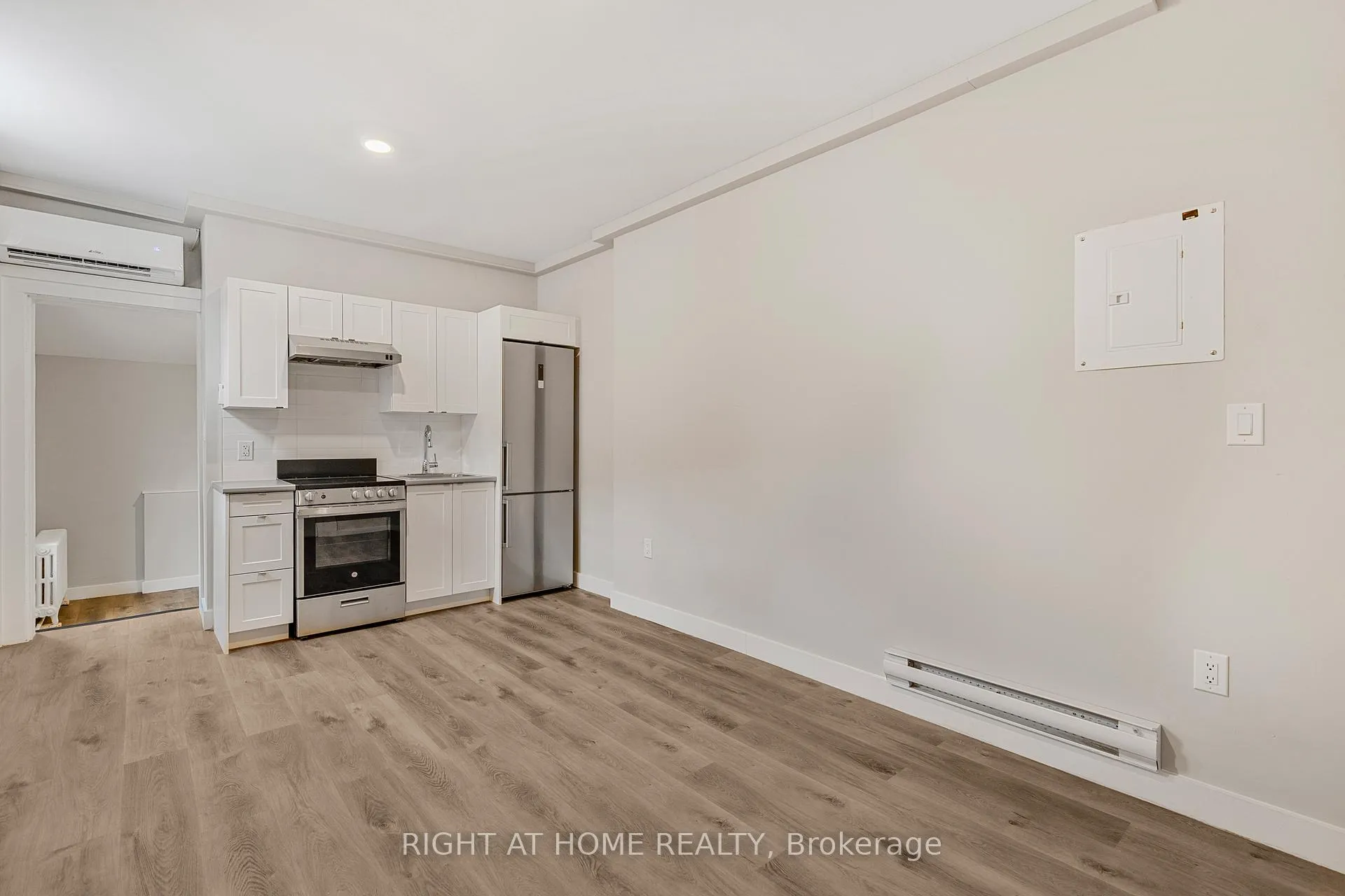 Photo 10 of Unit 5, 82 Welland Avenue, St. Catharines, Downtown — HOMEH