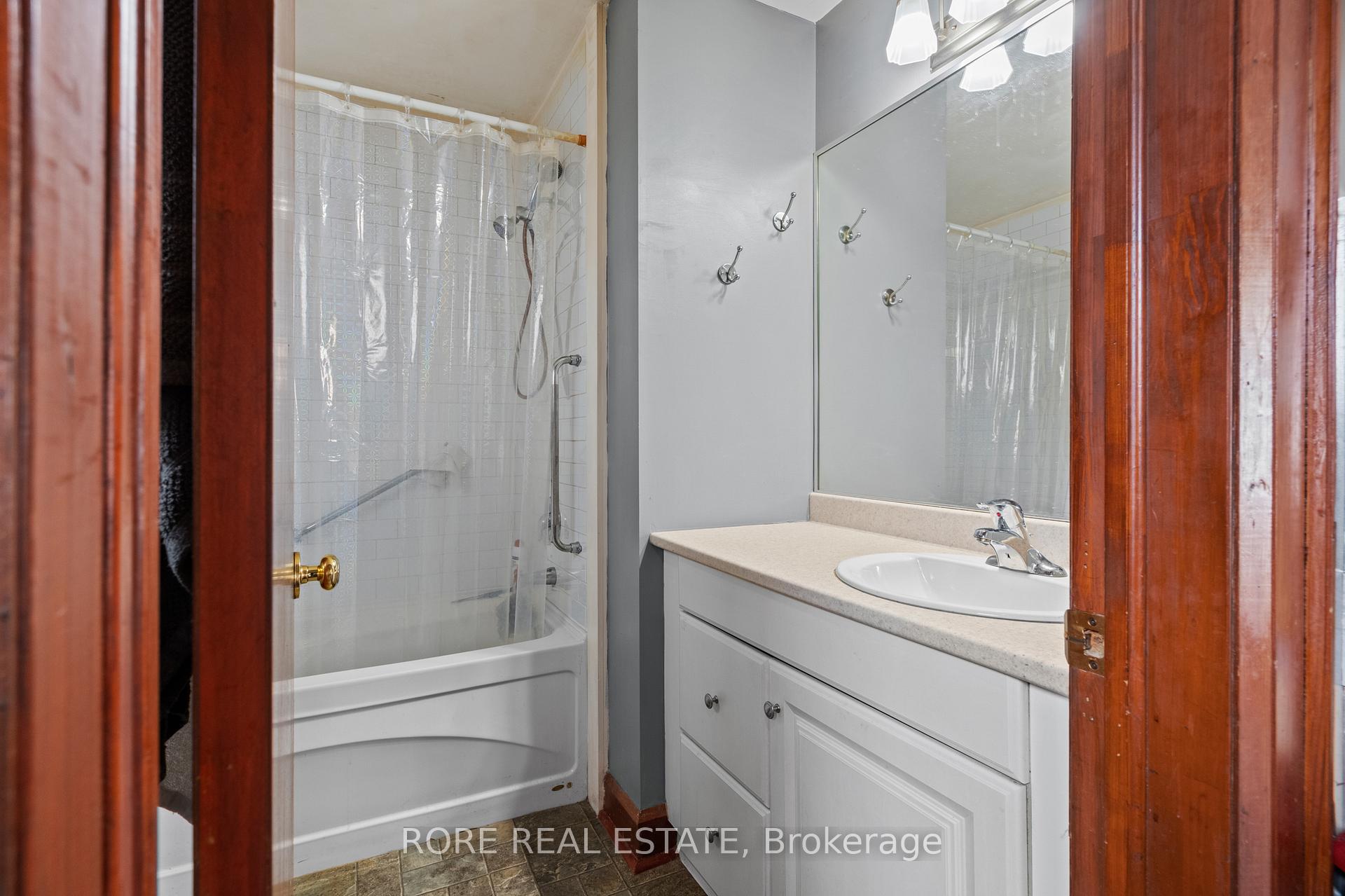 Photo 12 of 59 Haig Street, St. Catharines, Haig — HOMEH