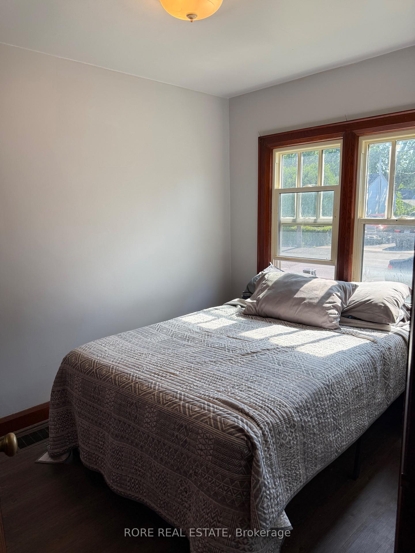 Photo 13 of 59 Haig Street, St. Catharines, Haig — HOMEH