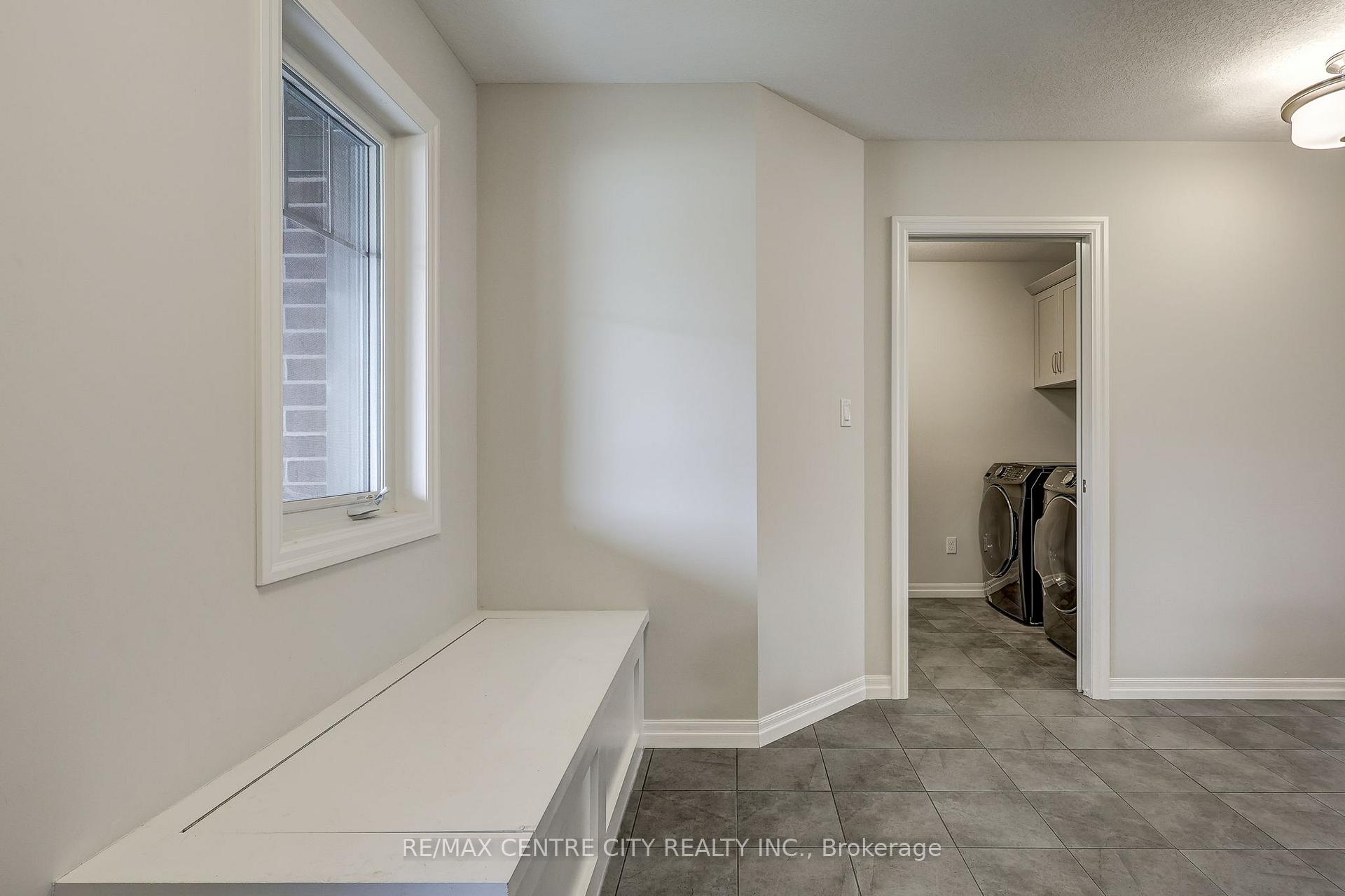 Photo 7 of 24 Acorn Trail, St. Thomas — HOMEH