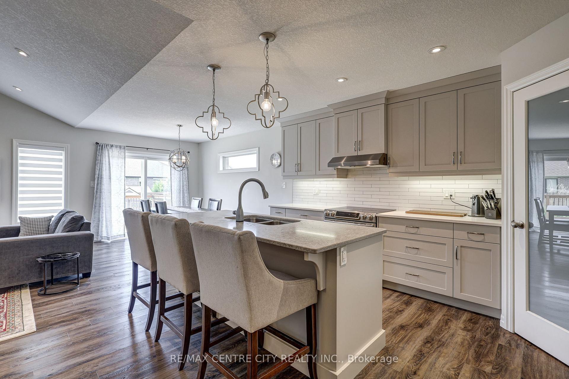 Photo 10 of 24 Acorn Trail, St. Thomas — HOMEH
