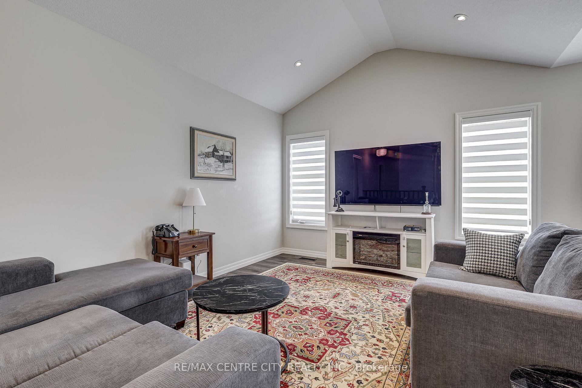 Photo 16 of 24 Acorn Trail, St. Thomas — HOMEH
