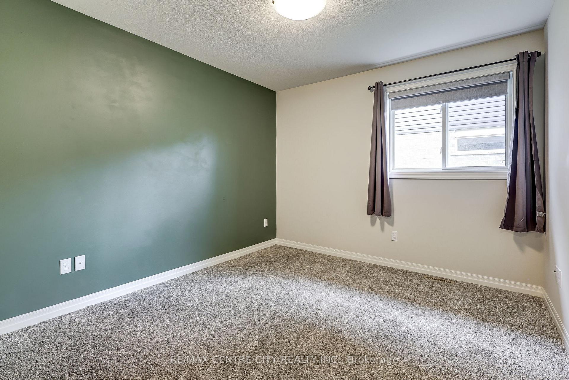 Photo 20 of 24 Acorn Trail, St. Thomas — HOMEH