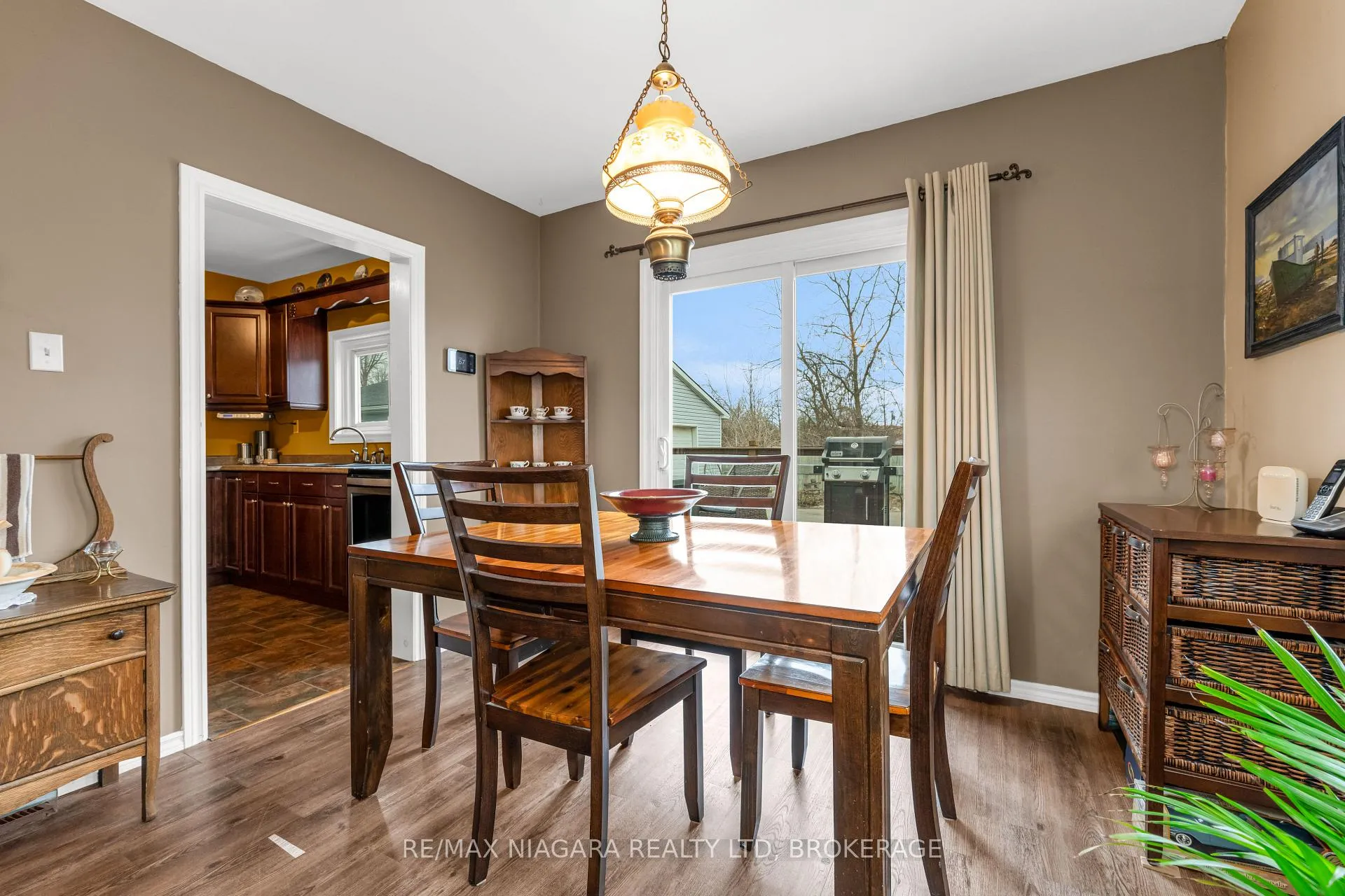 Photo 6 of 53 Turner Crescent, St. Catharines, Oakdale — HOMEH