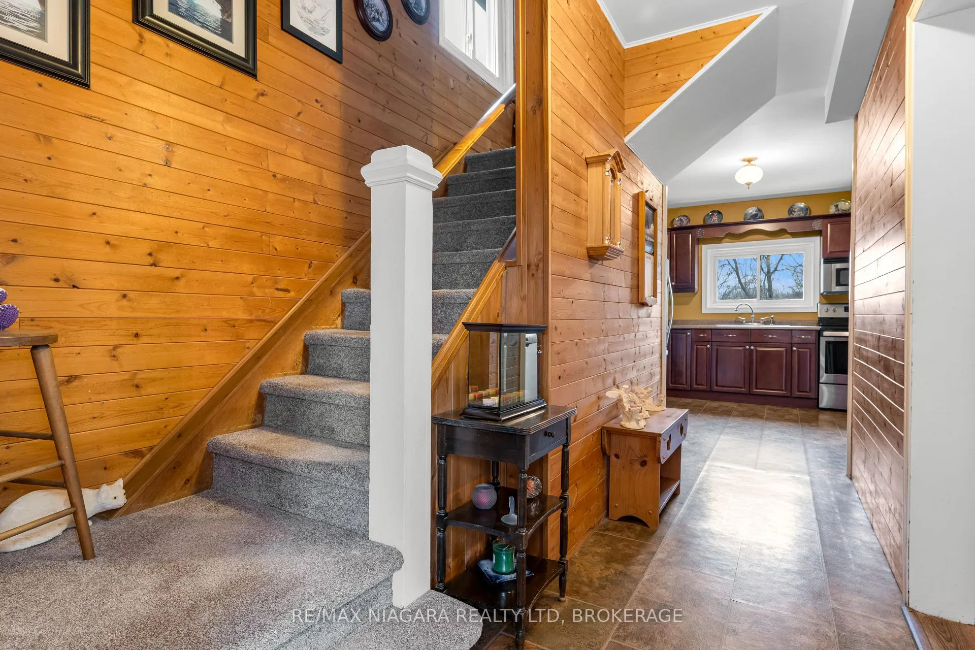 Photo 7 of 53 Turner Crescent, St. Catharines, Oakdale — HOMEH