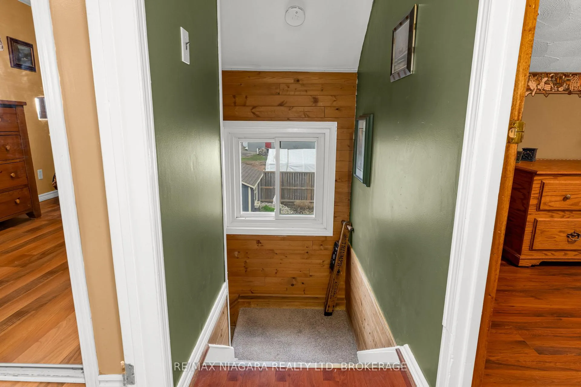 Photo 8 of 53 Turner Crescent, St. Catharines, Oakdale — HOMEH
