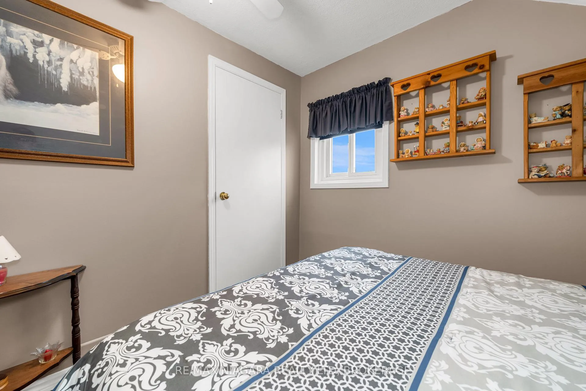 Photo 16 of 53 Turner Crescent, St. Catharines, Oakdale — HOMEH
