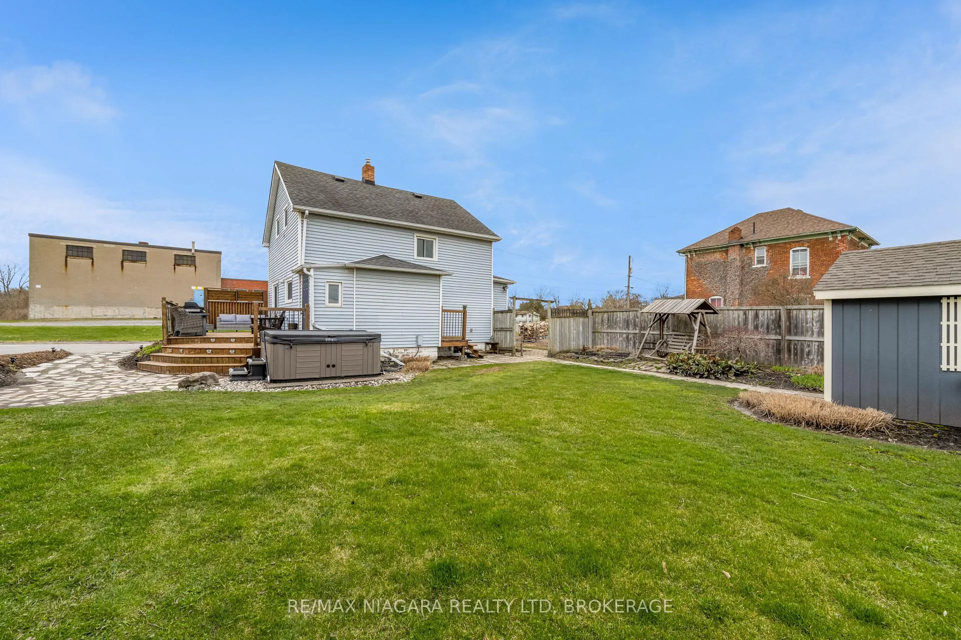 Photo 26 of 53 Turner Crescent, St. Catharines, Oakdale — HOMEH
