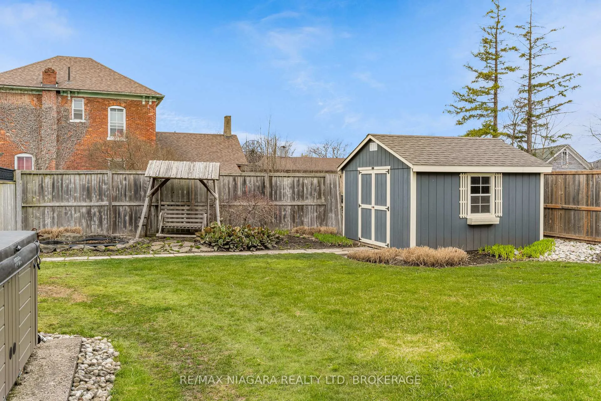 Photo 28 of 53 Turner Crescent, St. Catharines, Oakdale — HOMEH