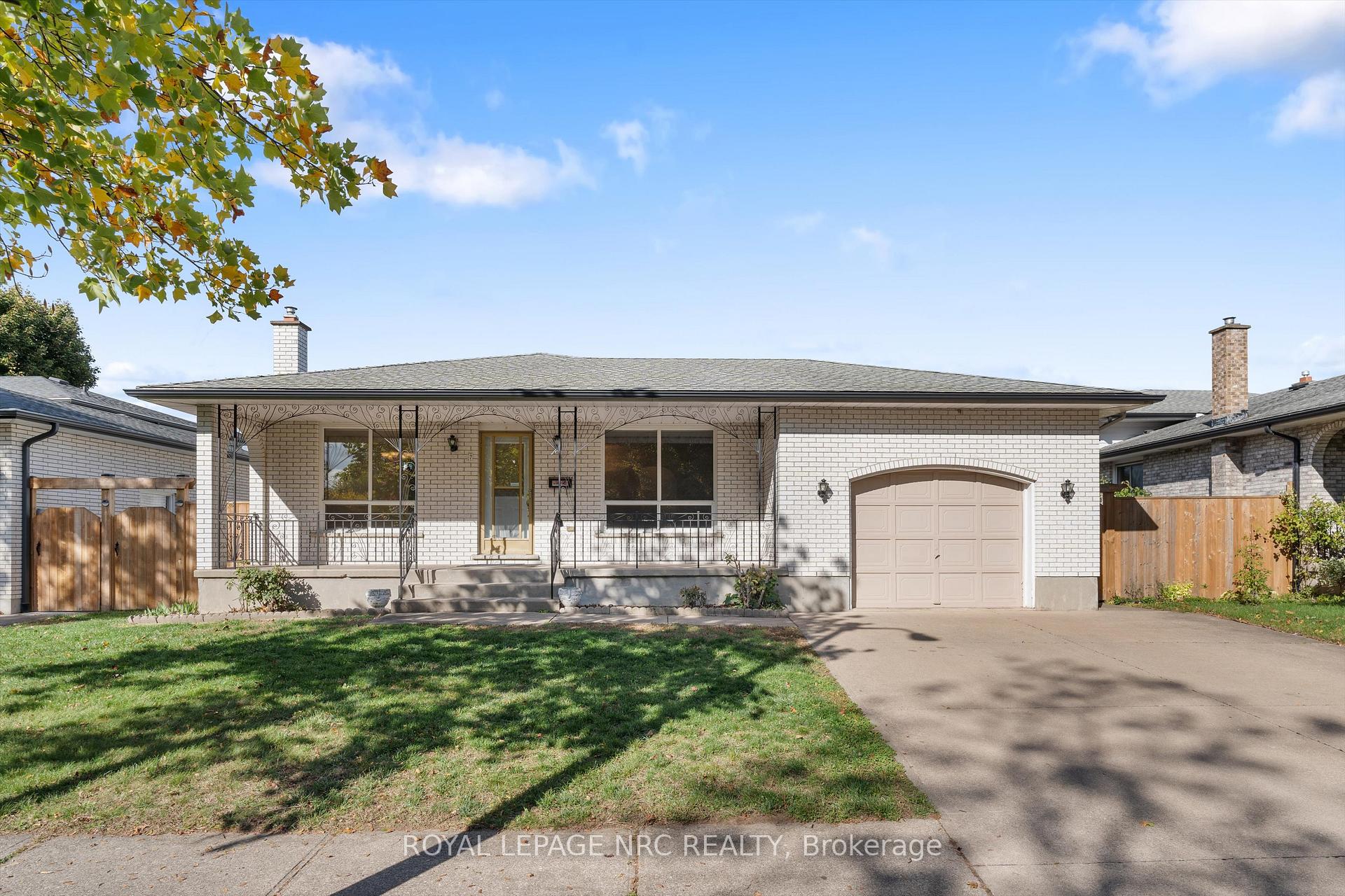 Photo 2 of 7 Tanera Crescent, St. Catharines, Carlton/Bunting — HOMEH