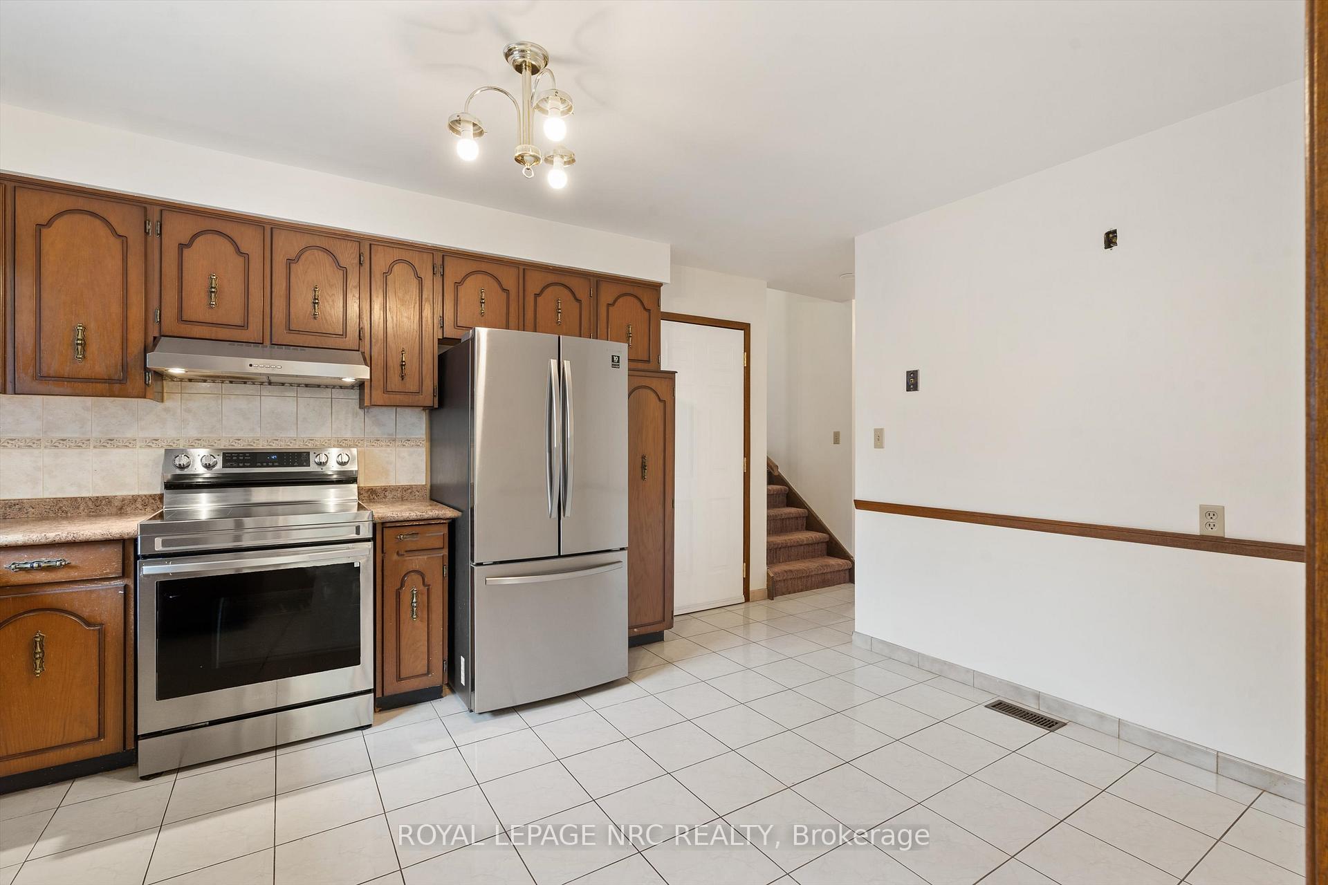 Photo 14 of 7 Tanera Crescent, St. Catharines, Carlton/Bunting — HOMEH