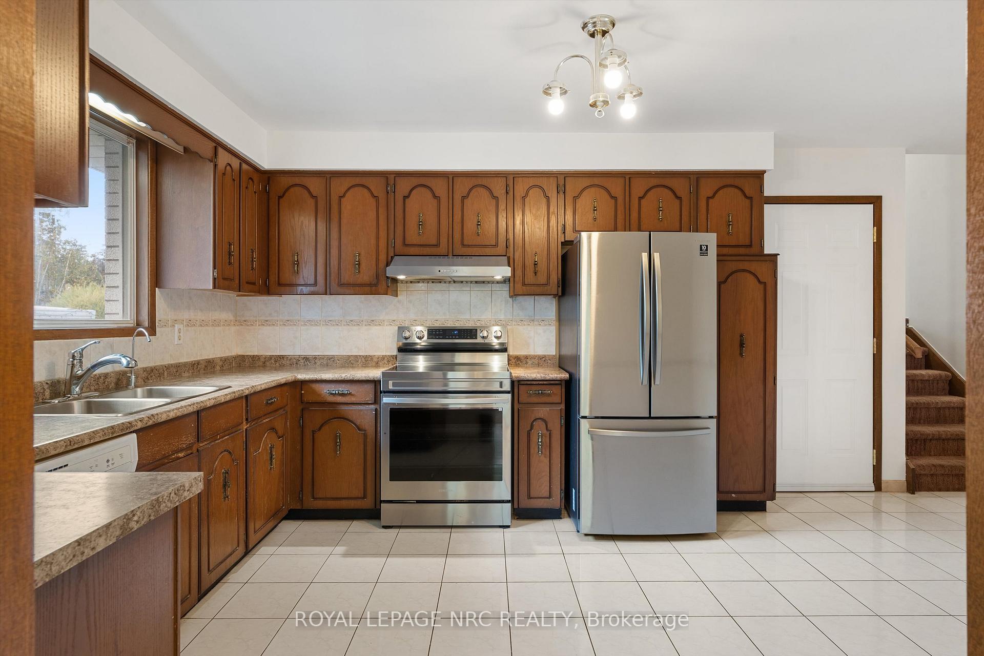 Photo 15 of 7 Tanera Crescent, St. Catharines, Carlton/Bunting — HOMEH