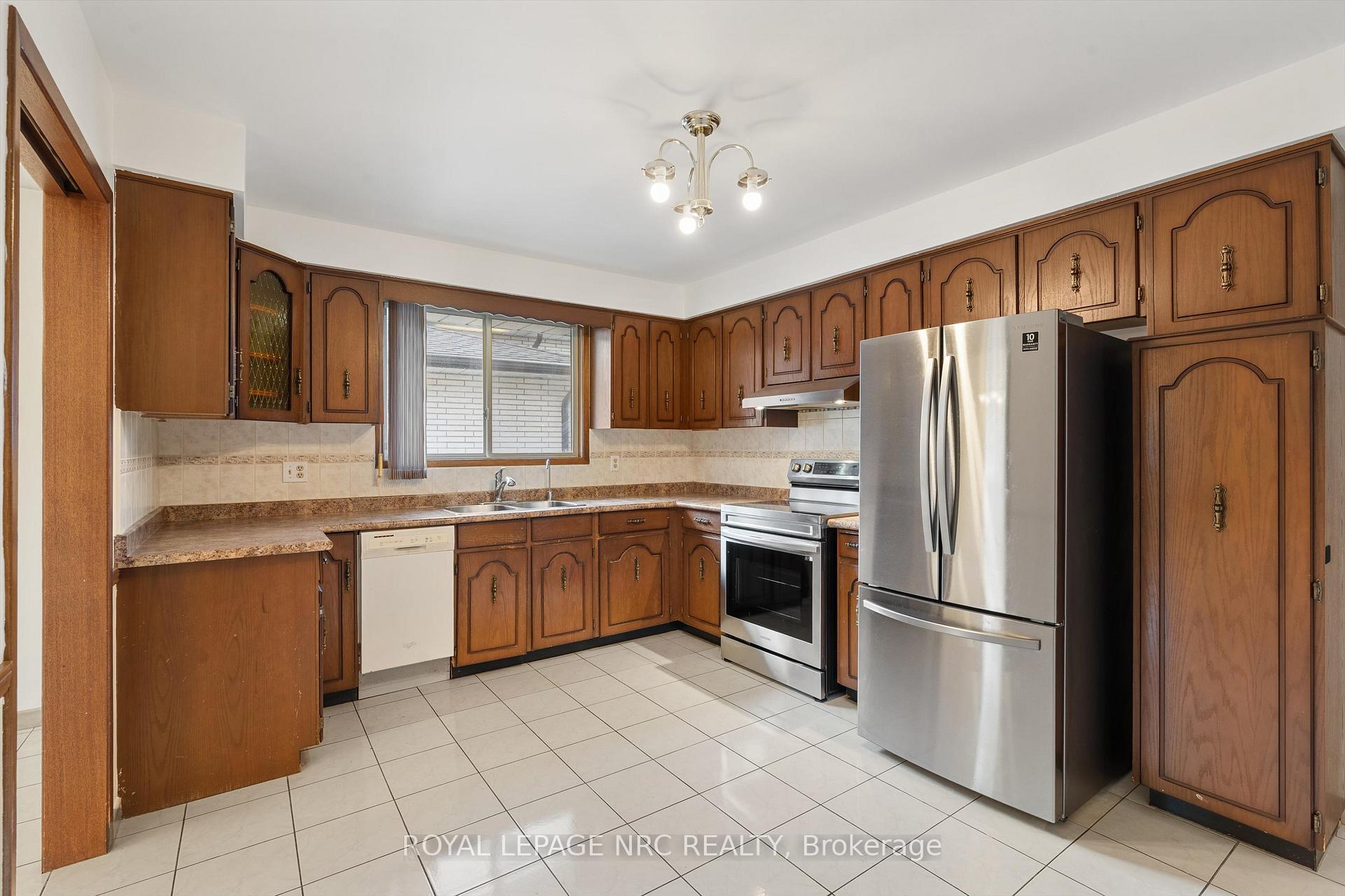 Photo 16 of 7 Tanera Crescent, St. Catharines, Carlton/Bunting — HOMEH